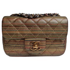 Chanel - Mini sac à rabat en raphia tissé multicolore or métallisé
