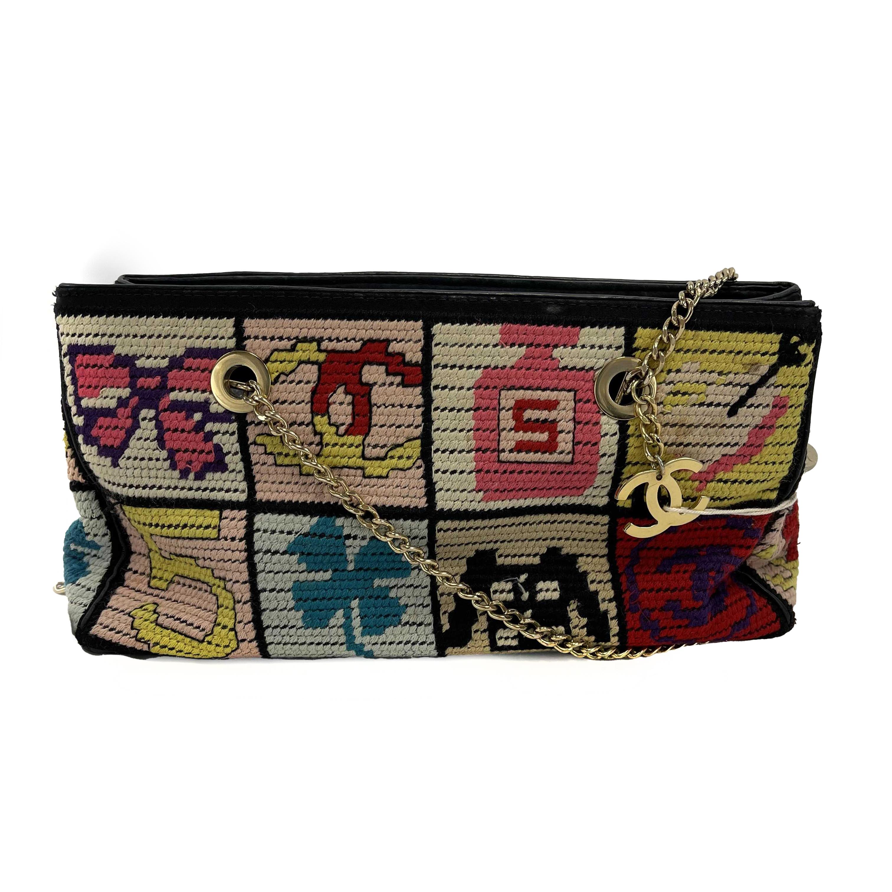 CHANEL - Multicolor Knit Needlepoint Patchwork CC Shoulder Bag For Sale 5