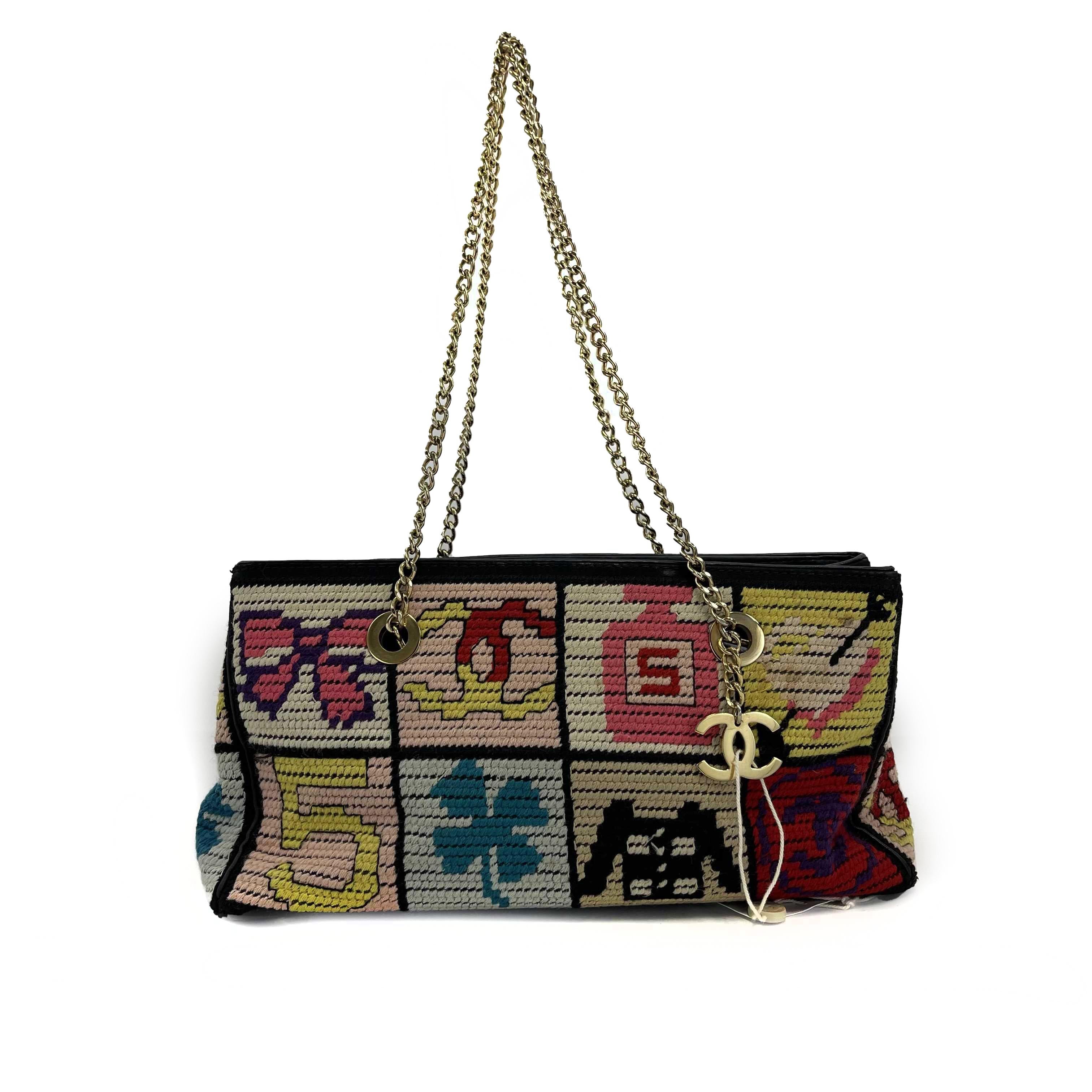 CHANEL - Multicolor Knit Needlepoint Patchwork CC Shoulder Bag For Sale 6