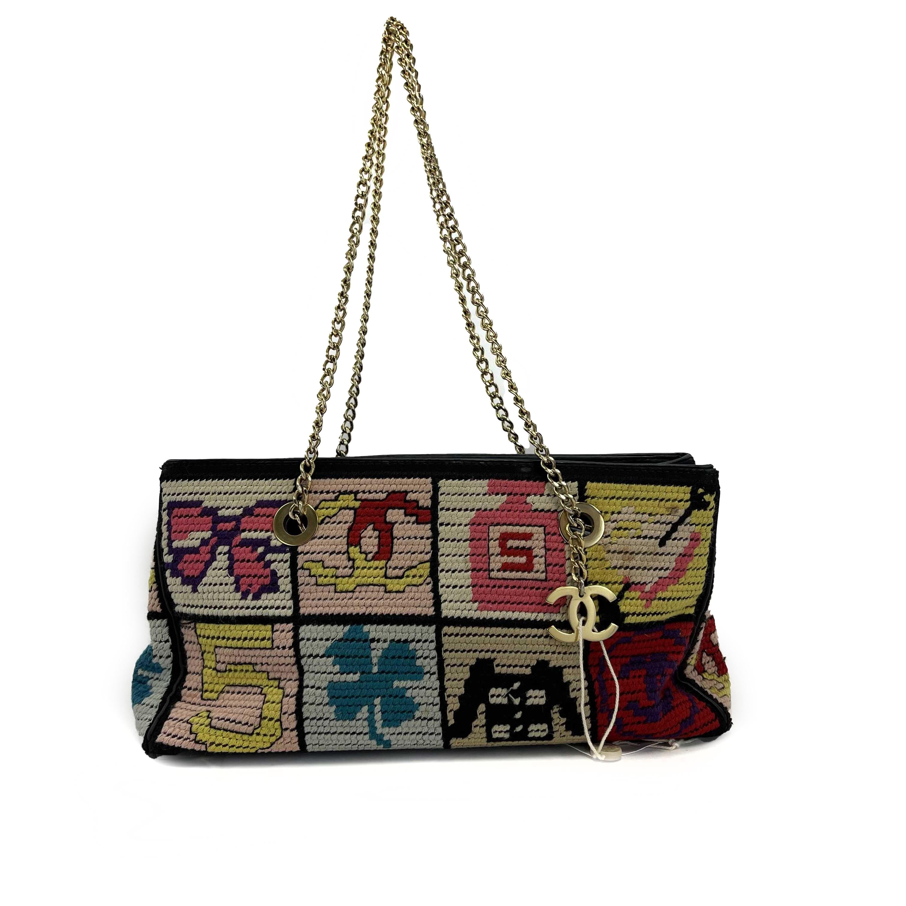 CHANEL - Multicolor Knit Needlepoint Patchwork CC Shoulder Bag For Sale 7