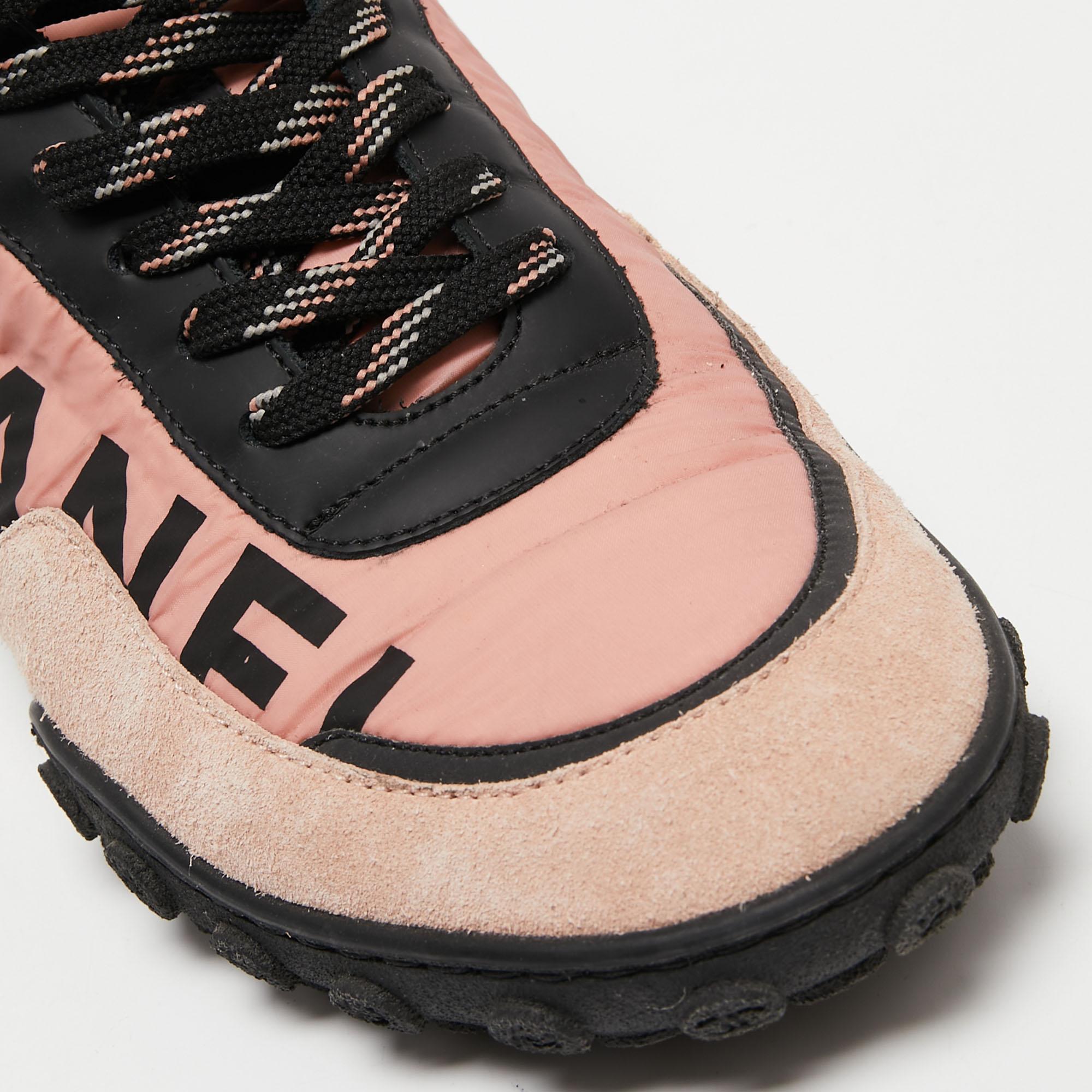 Chanel Multicolor Leather And Nylon CC Lace Up Sneakers Size 36.5 In Good Condition In Dubai, Al Qouz 2