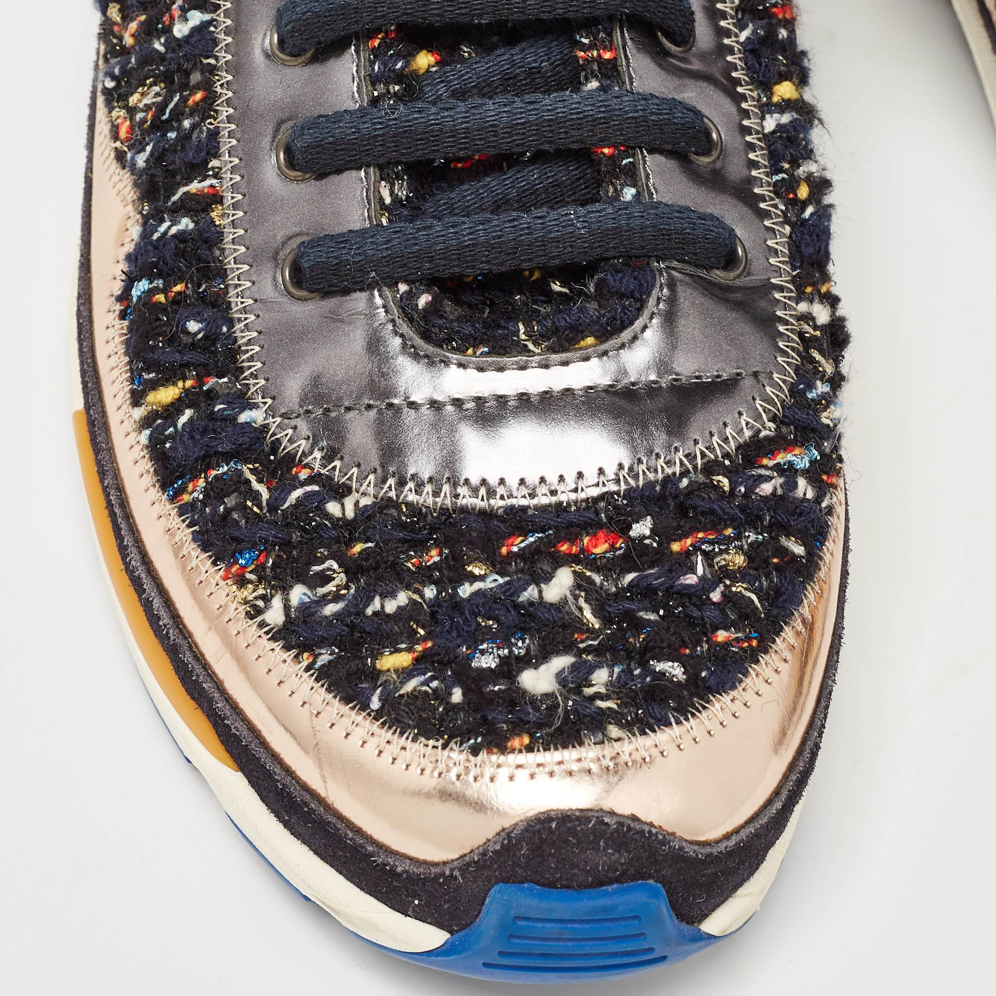 Chanel Multicolor Leather and Tweed CC Low Top Sneakers Size 41 In Excellent Condition For Sale In Dubai, Al Qouz 2
