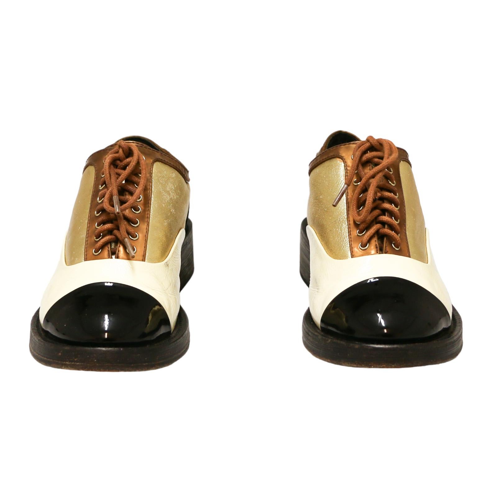 CHANEL Mehrfarbige Loafers Größe 36 FR im Angebot 1