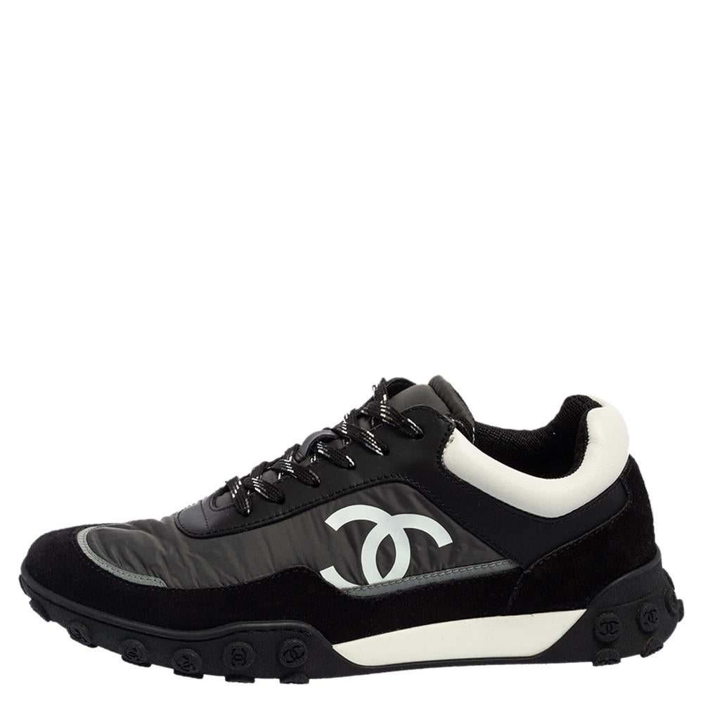 Add to your sporty look with these Chanel sneakers. Beautifully designed with nylon, suede and leather, they feature rounded toes, the CC logo on the sides, and the label on the counters. These lace-ups are perfect for the fashionable
