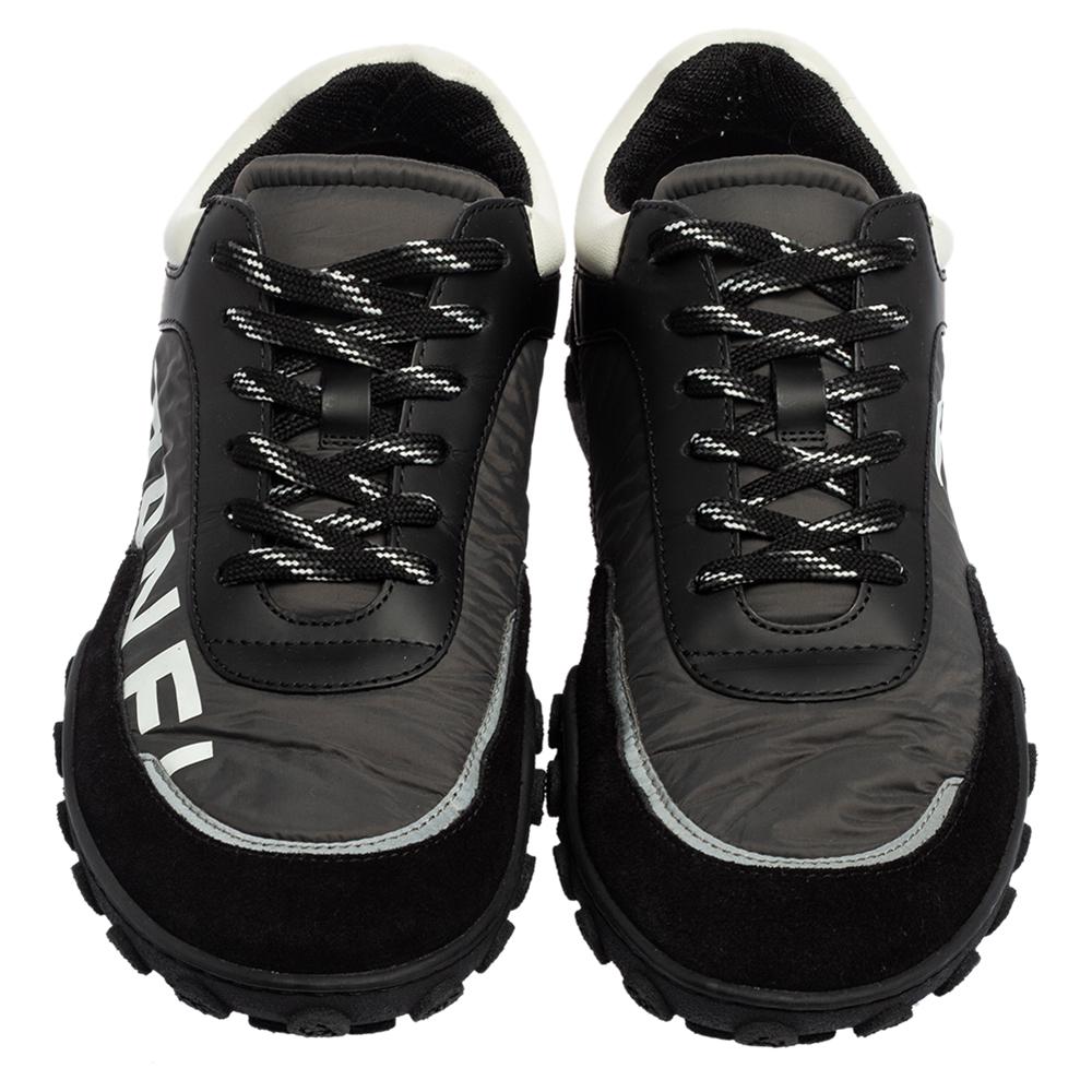 Chanel Multicolor Nylon, Suede and Leather CC Low Top Sneakers Size 39.5 In Good Condition In Dubai, Al Qouz 2