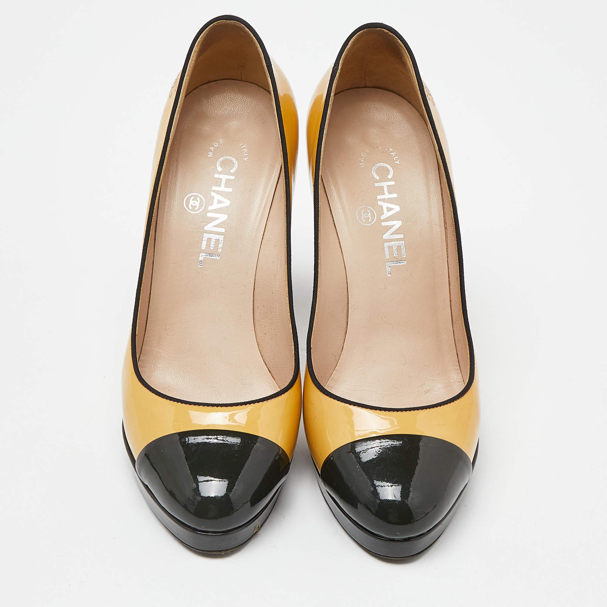 Marron Chanel escarpins à talons en cuir verni multicolore, taille 37 en vente