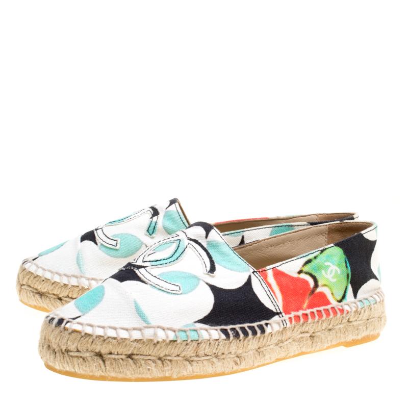 Chanel Multicolor Print Canvas CC Espadrille Size 36 In Good Condition In Dubai, Al Qouz 2