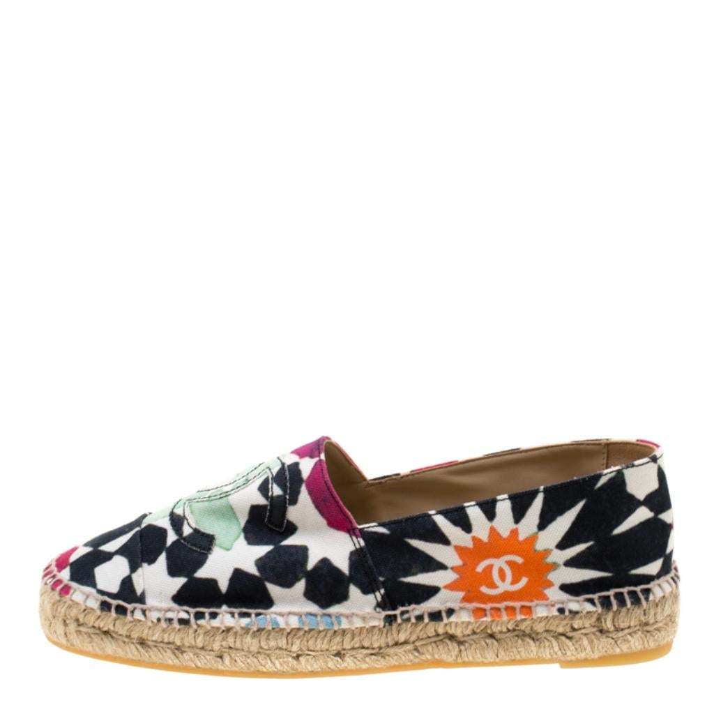 These espadrilles from Chanel are sure to add an element of fun to your style. These espadrilles feature the signature CC logo stitched on the vamps and a multicoloured printed pattern on the canvas exterior. They come equipped with leather-lined