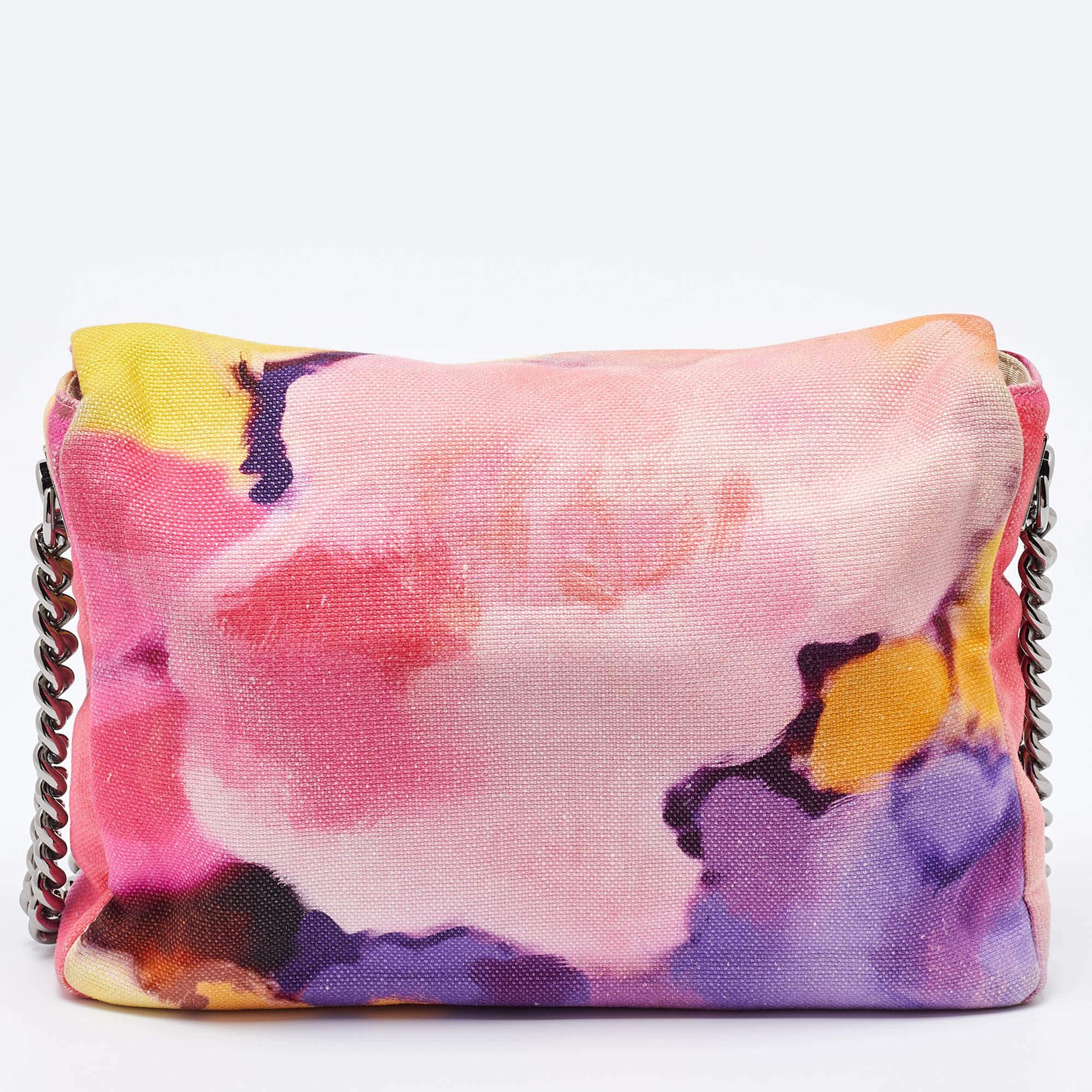 Chanel Multicolor Printed Canvas Flower Power Messenger Bag In Good Condition In Dubai, Al Qouz 2