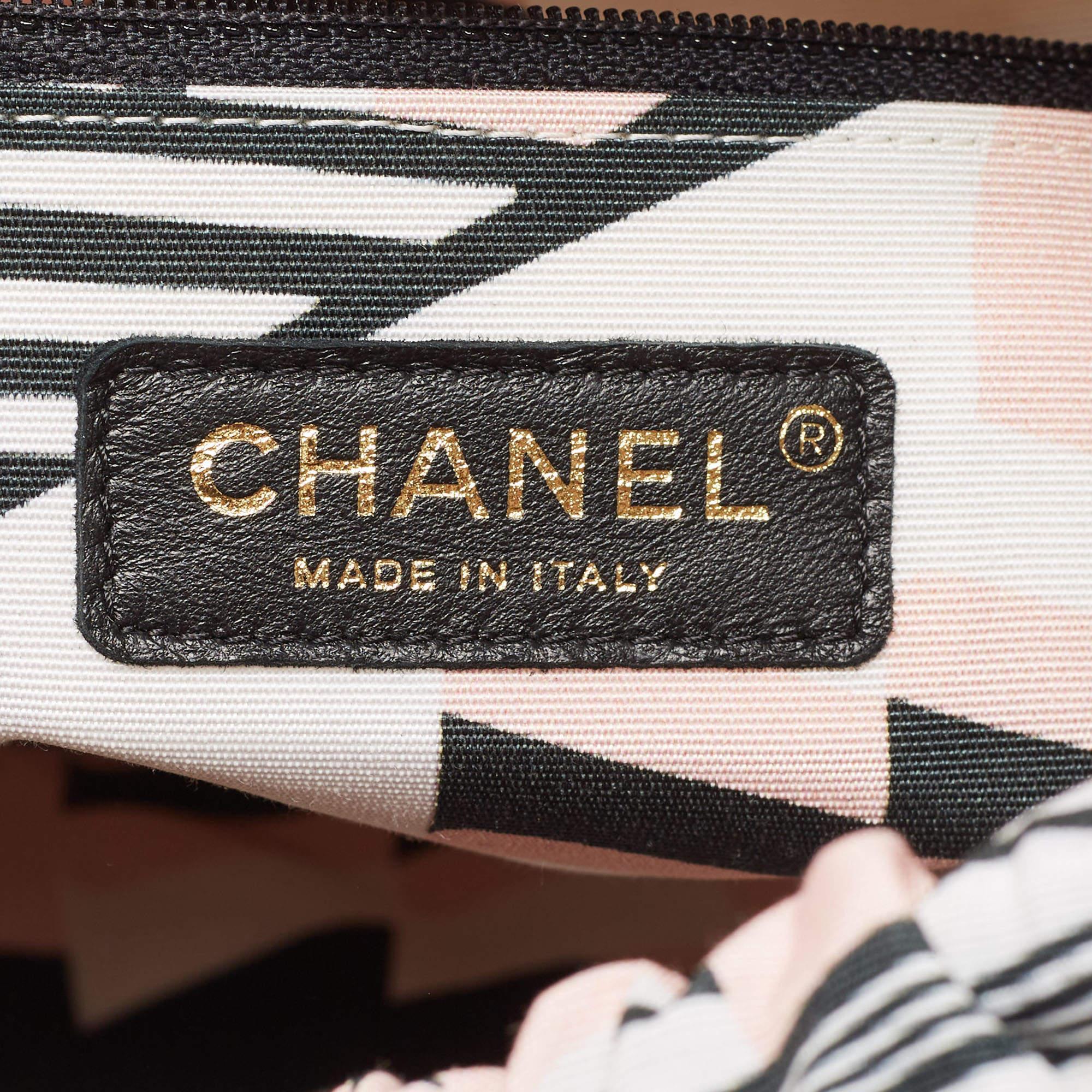 Chanel Mehrfarbige bedruckte Shopper Tote aus Stoff und Seil im Angebot 2