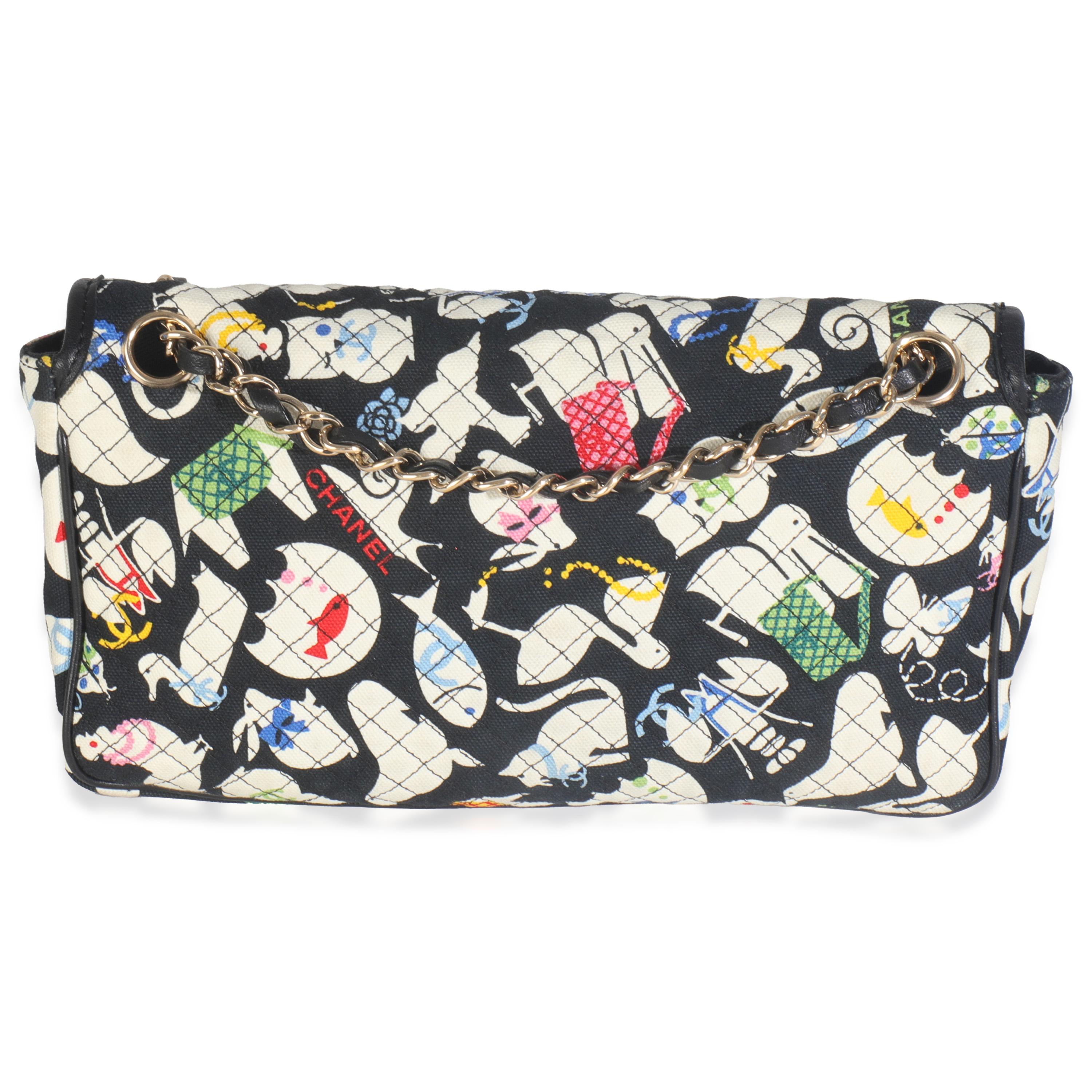 Título del listado: Chanel Bolso con solapa de lona acolchada multicolor con estampado animal
SKU: 149070
Estado: Seminuevo 
Descripción del estado: Un clásico atemporal que nunca pasa de moda, el bolso con solapa de Chanel se remonta a 1955 y ha
