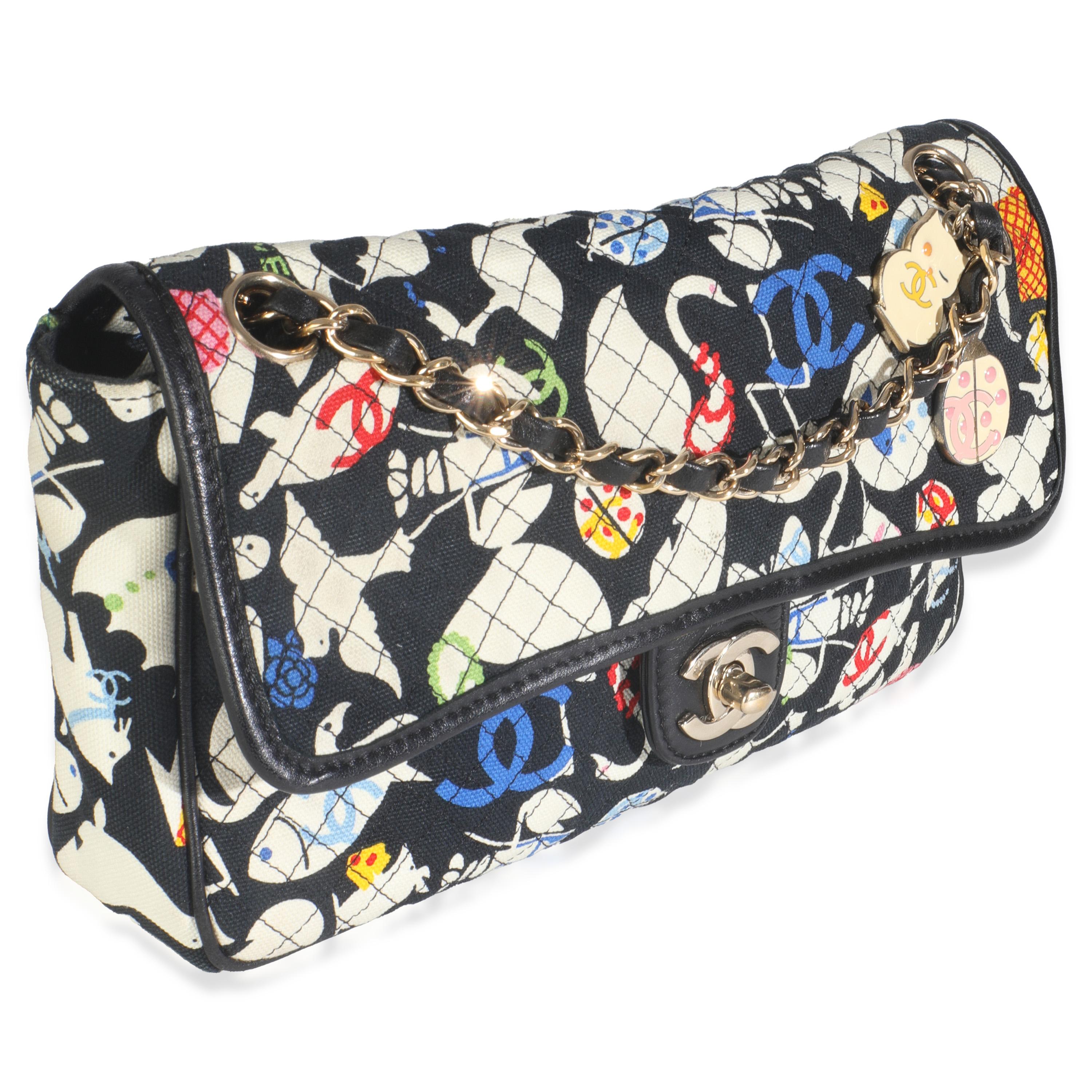 Chanel Bolso con solapa de lona acolchada multicolor con estampado animal Negro