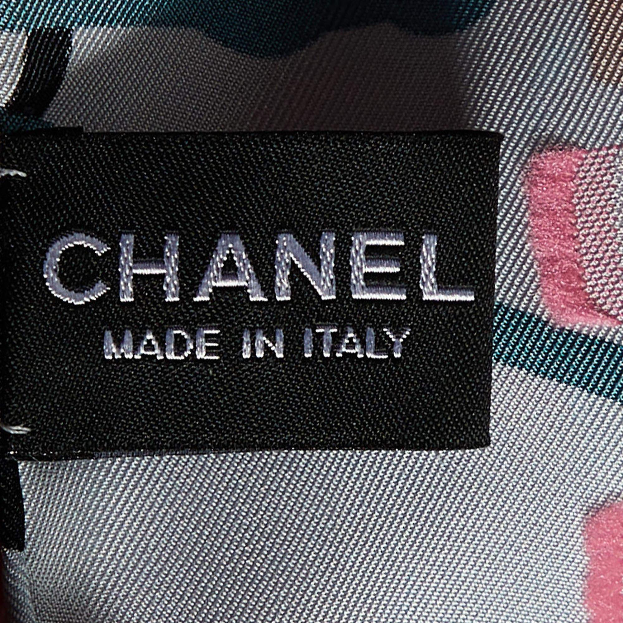 Chanel Mehrfarbiger quadratischer Seidenschal mit Scribble-Druck Damen im Angebot