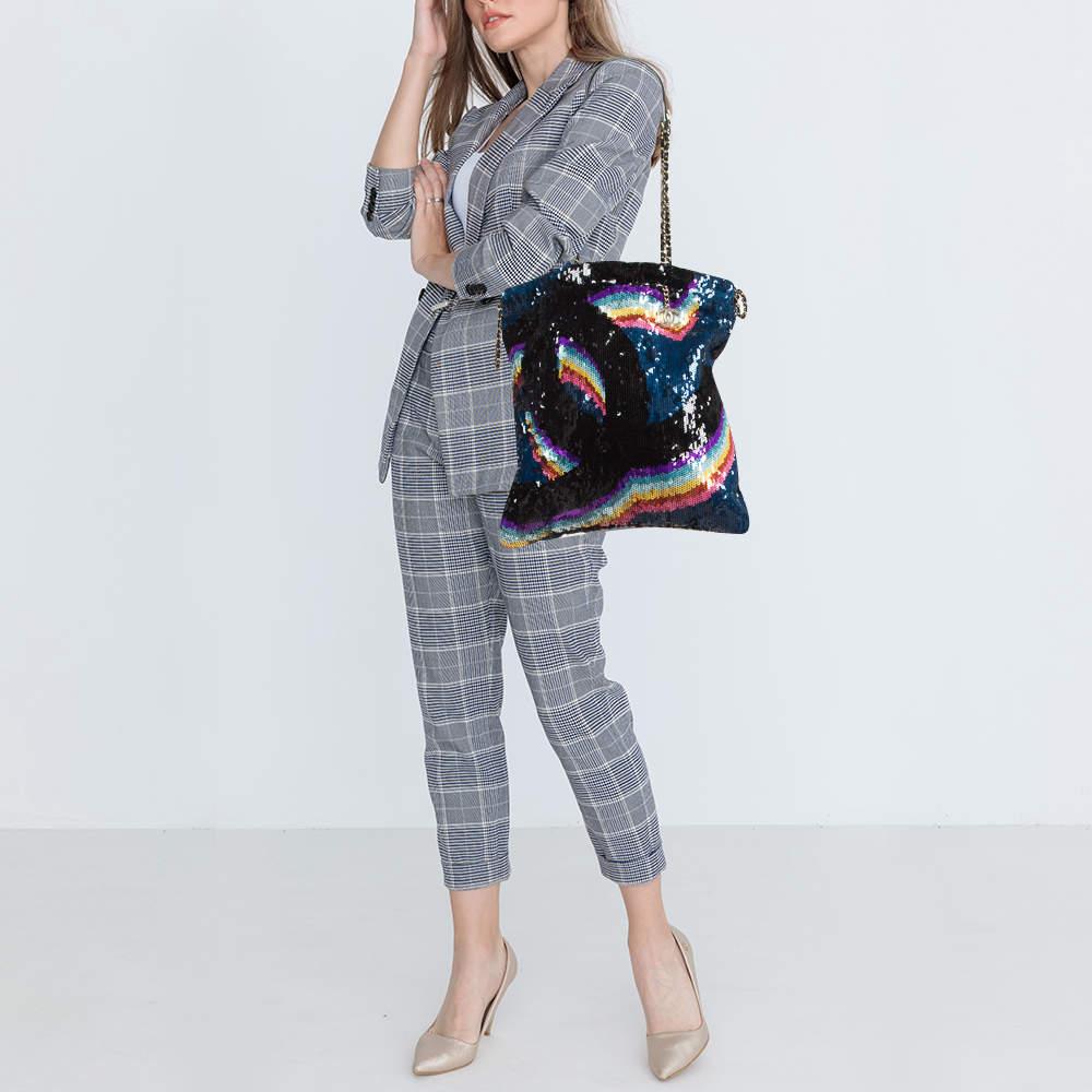 With flawless craftsmanship immense style quotient and an air of elegance this Chanel bag has it all Stitched to perfection the handbag is made using only prime quality materials so that it lasts you forever. With signature elements displayed on the