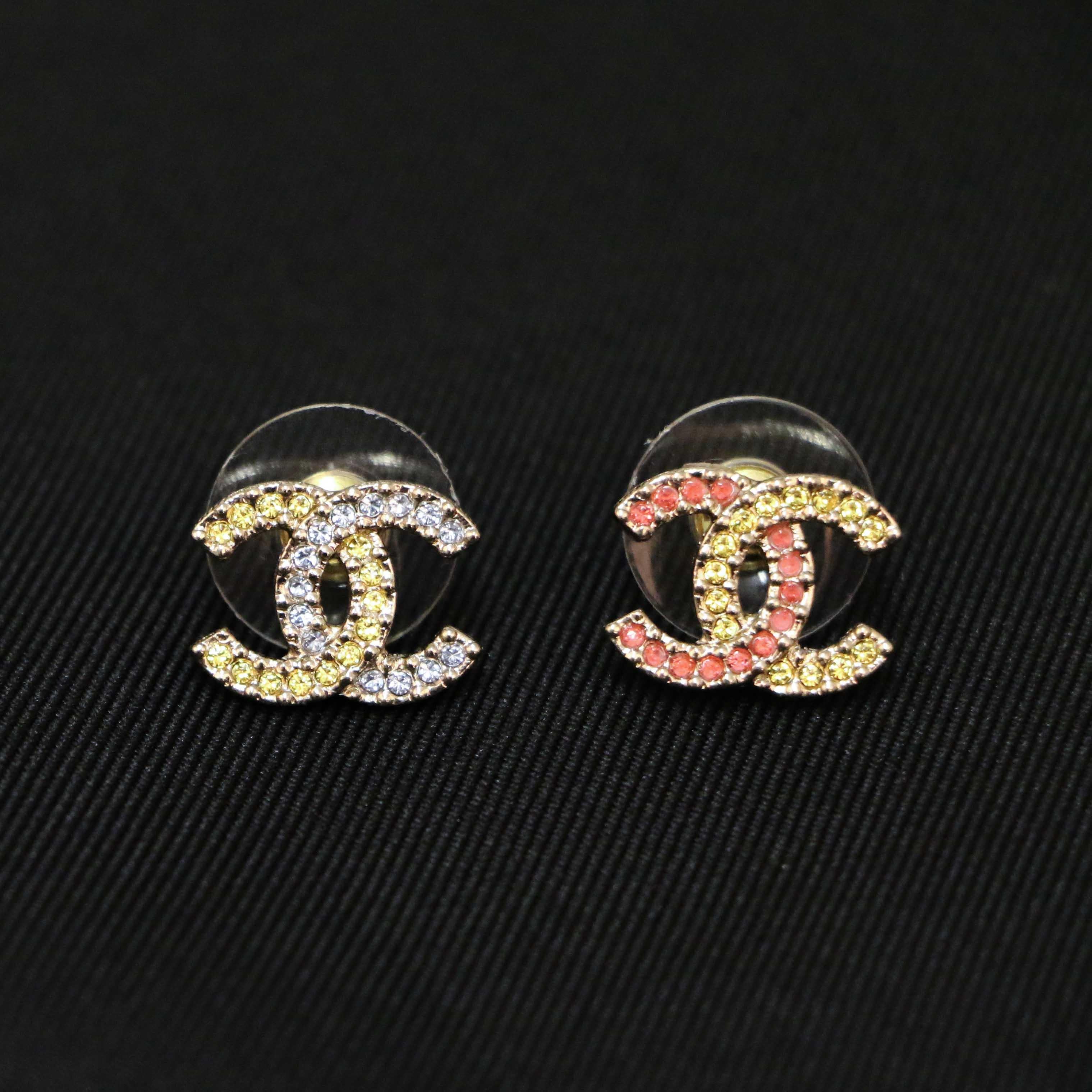 Pendientes Chanel multicolor en Excelente estado para la venta en Paris, FR