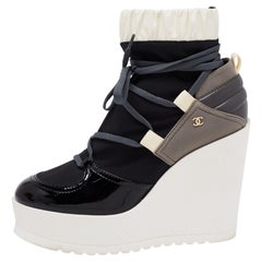 Chanel Multicolor Wildleder und Lackleder Keil-Stiefeletten Größe 38,5