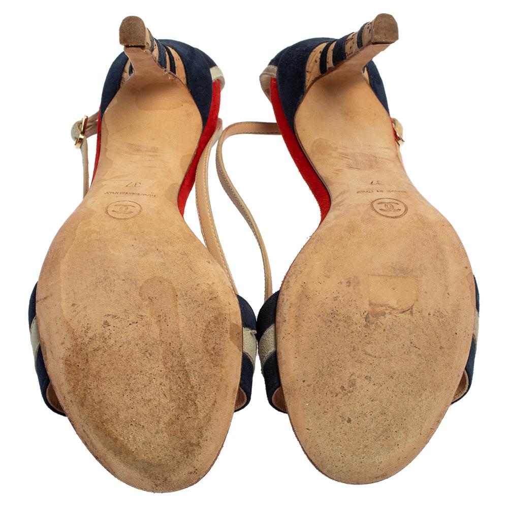 Chanel Mehrfarbige Wildleder-Sandalen mit Korkenabsatz und Knöchelriemen CC mit Schleife Größe 37 Damen