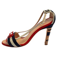 Chanel Mehrfarbige Wildleder-Sandalen mit Korkenabsatz und Knöchelriemen CC mit Schleife Größe 37