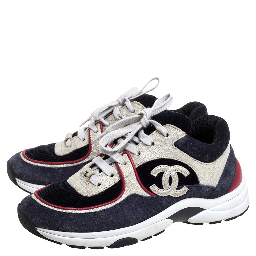 Chanel Multicolor Ante Cuero Y Tela CC Logo Zapatillas Bajas Talla 36 en Bueno Estado en Dubai, Al Qouz 2