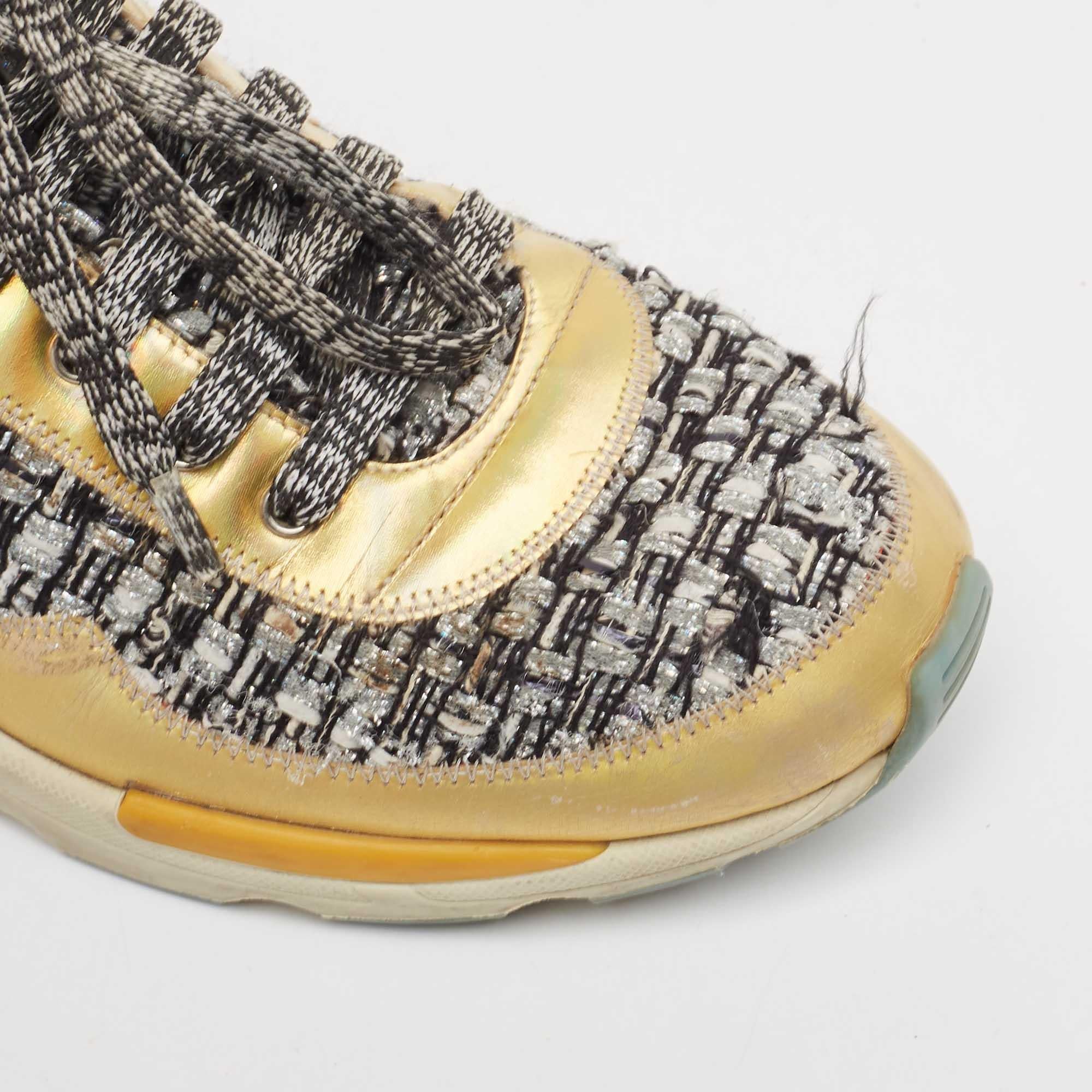 Chanel Multicolor Tweed and Leather Interlocking Sneakers Size 38 For Sale 3