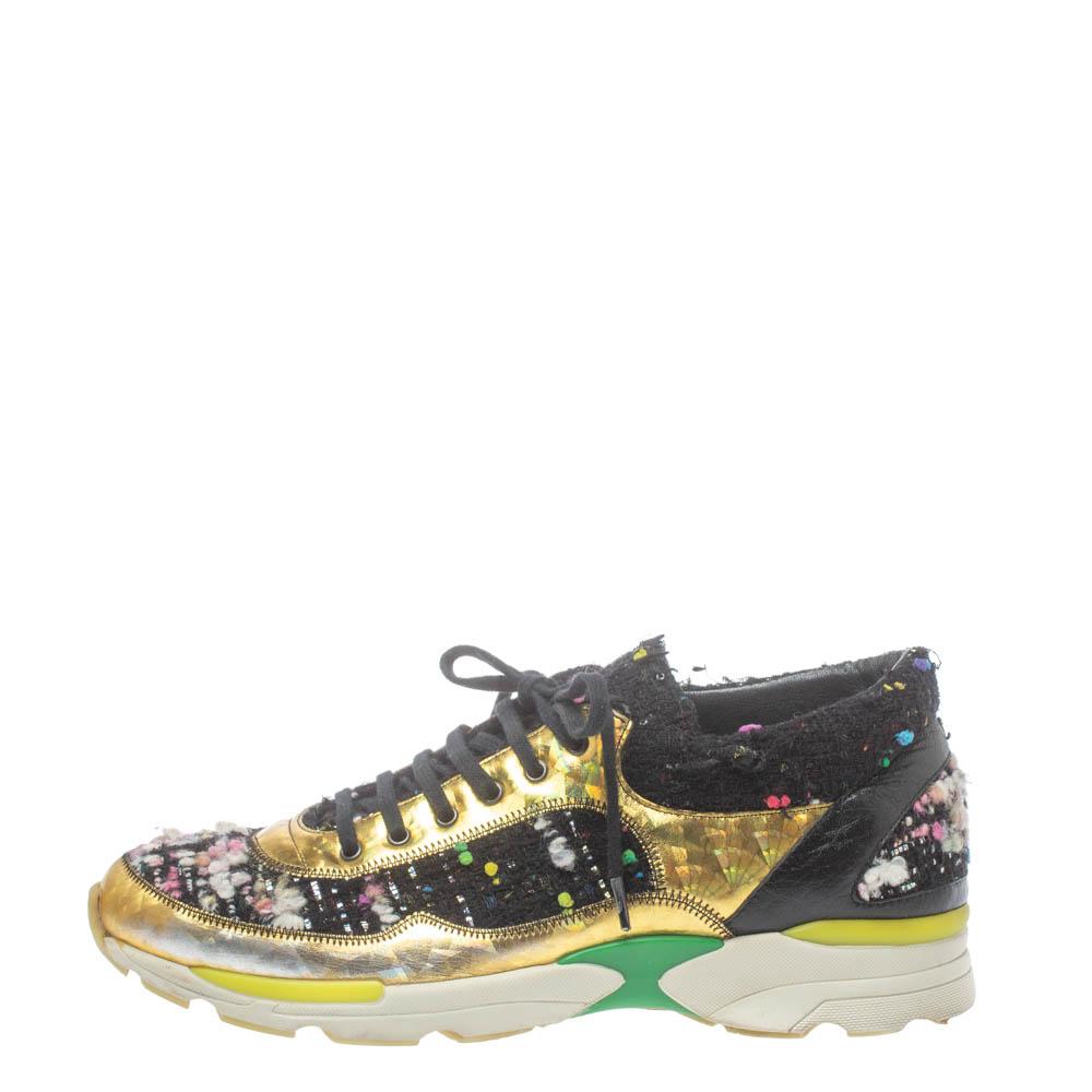 Chanel Multicolor Tweed and Metallic Leather Lace Up Sneakers Size 39.5 In Good Condition In Dubai, Al Qouz 2