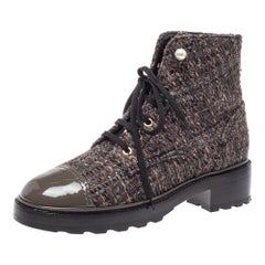 Chanel Tweed Grosgrain Cap Toe Lace Up Combat Boots 38.5 Multicolor