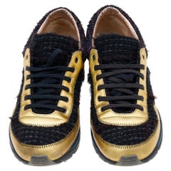 Baskets Chanel en tweed multicolore et cuir avec lacets CC, Taille 38