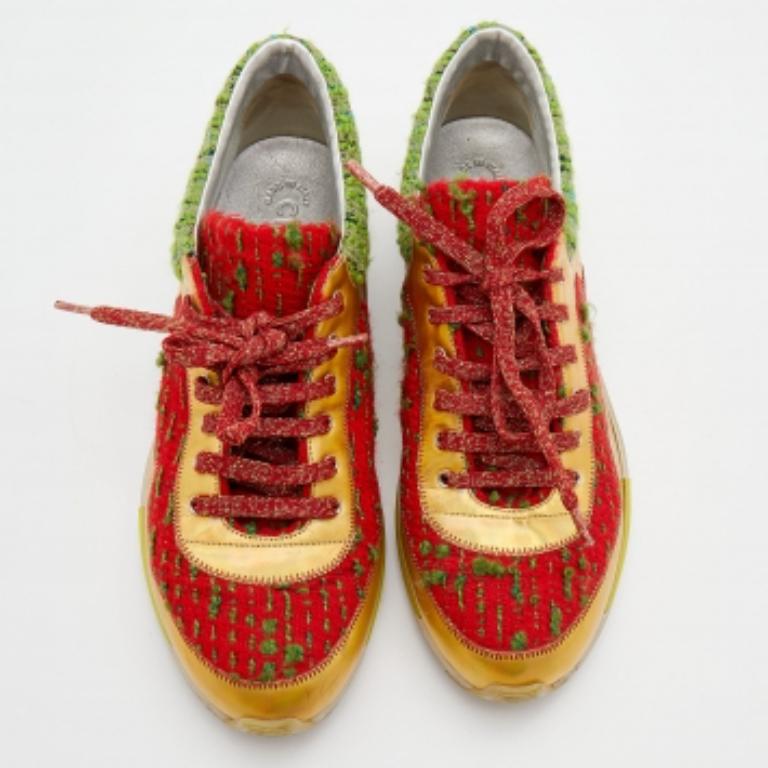 Brown Chanel Multicolor Tweed Fabric And Leather CC Lace Up Sneakers Size 40 For Sale