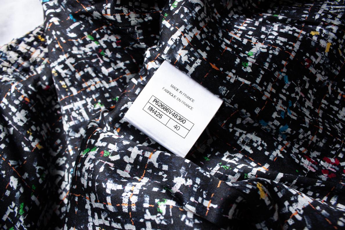 Chanel, multicolor tweed jacket For Sale 2