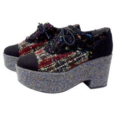 Chanel - Chaussures à plateforme en tweed multicolore
