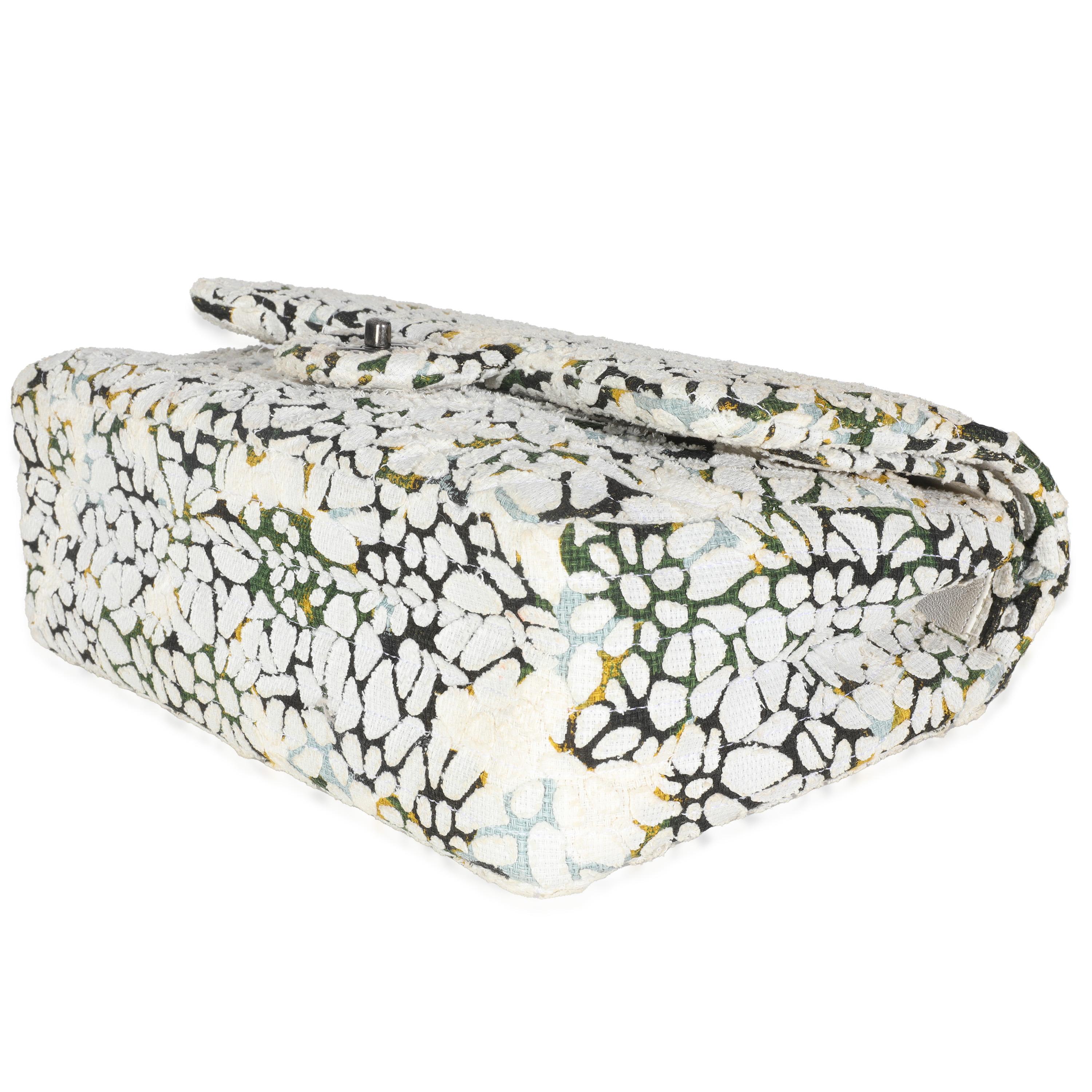 Chanel - Sac à double rabat avec fleurs multicolores blanches et découpées Pour femmes en vente