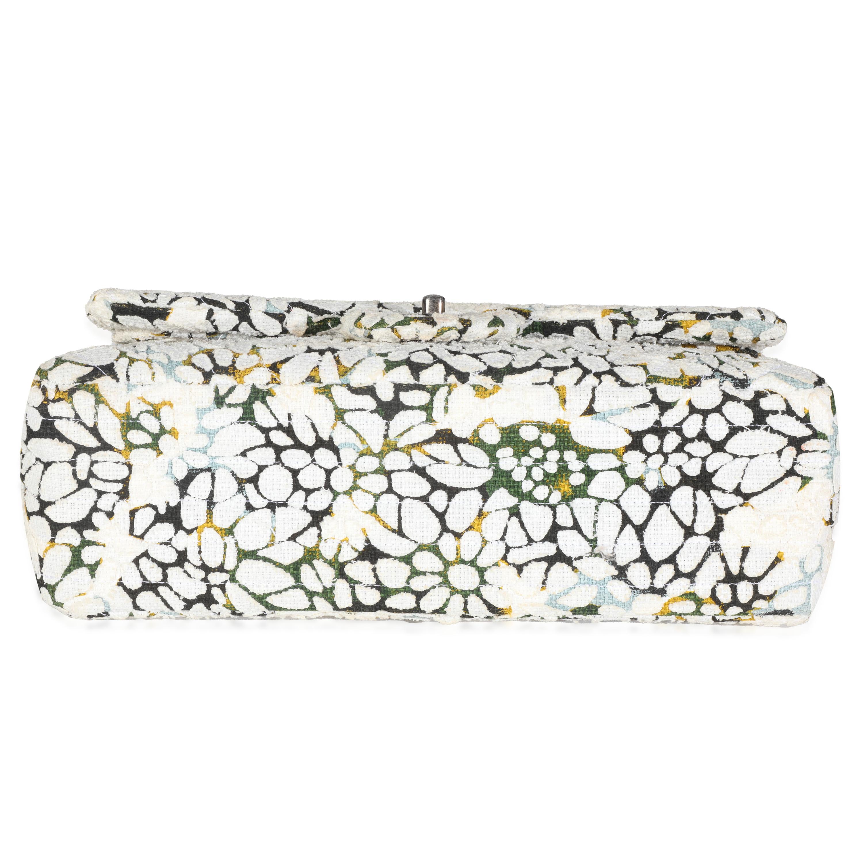 Chanel - Sac à double rabat avec fleurs multicolores blanches et découpées en vente 3