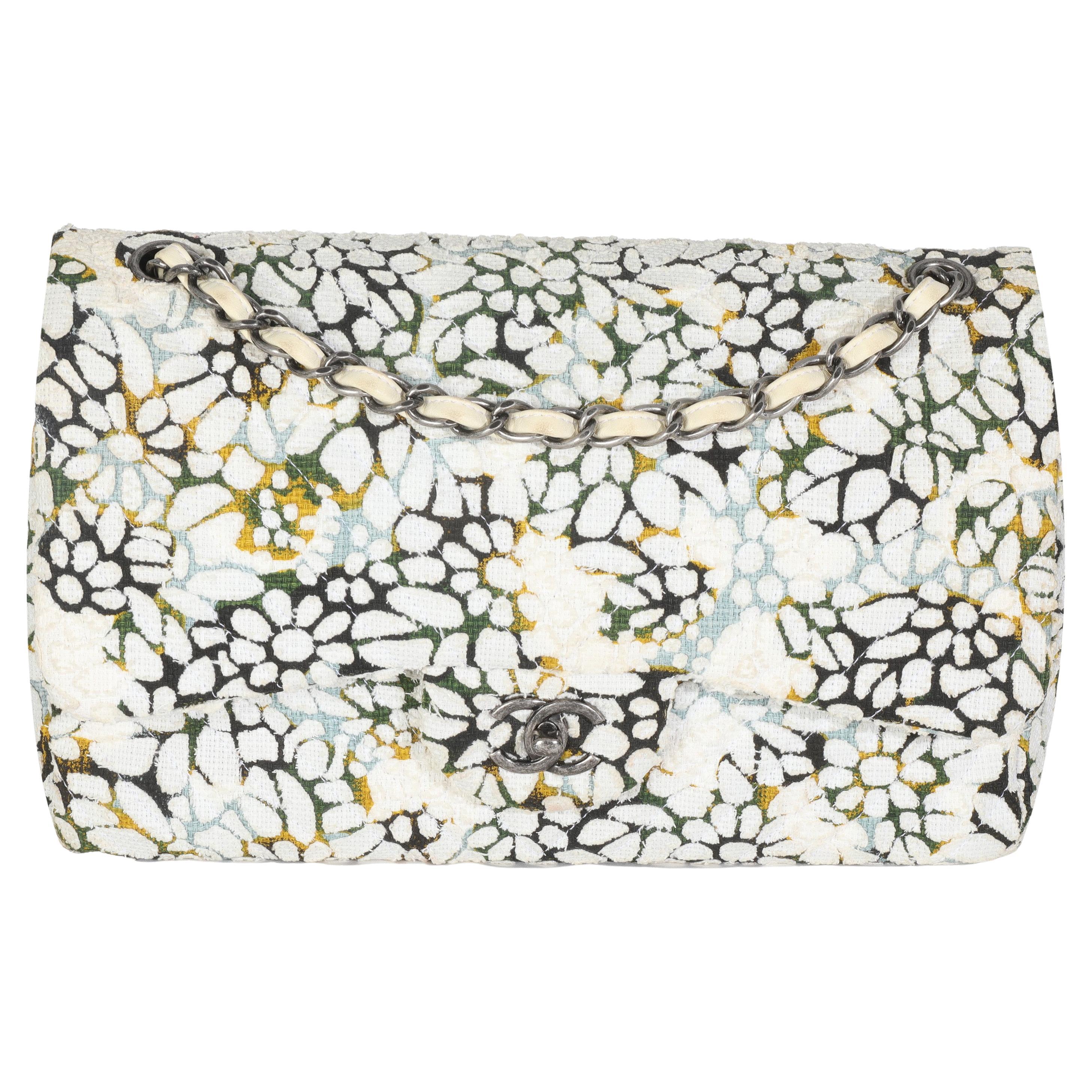 Chanel - Sac à double rabat avec fleurs multicolores blanches et découpées