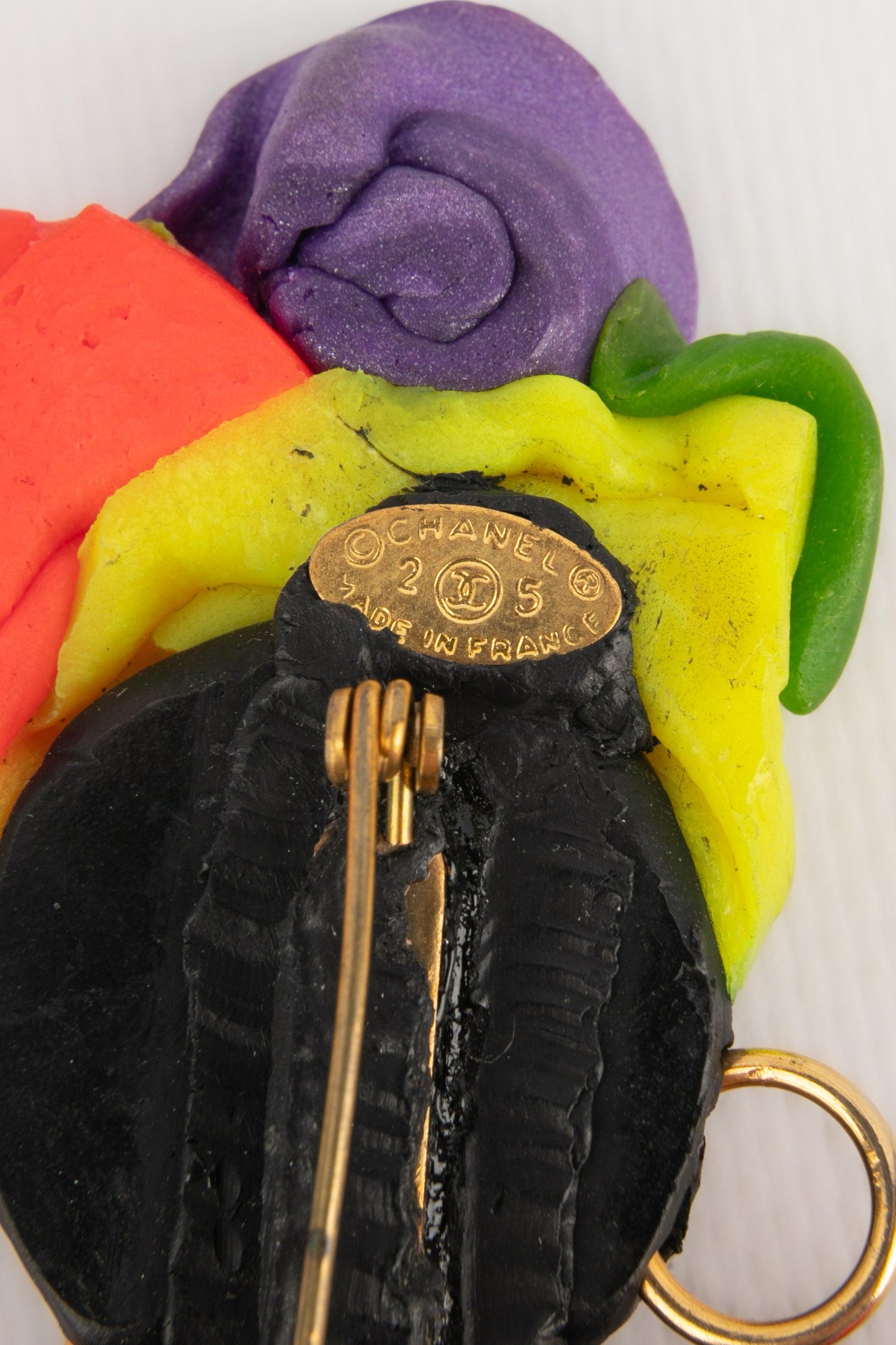Chanel Mehrfarbige Fimo Polymer Paste-Brosche mit Strasssteinen aus Polymer mit Strass, 1991 2