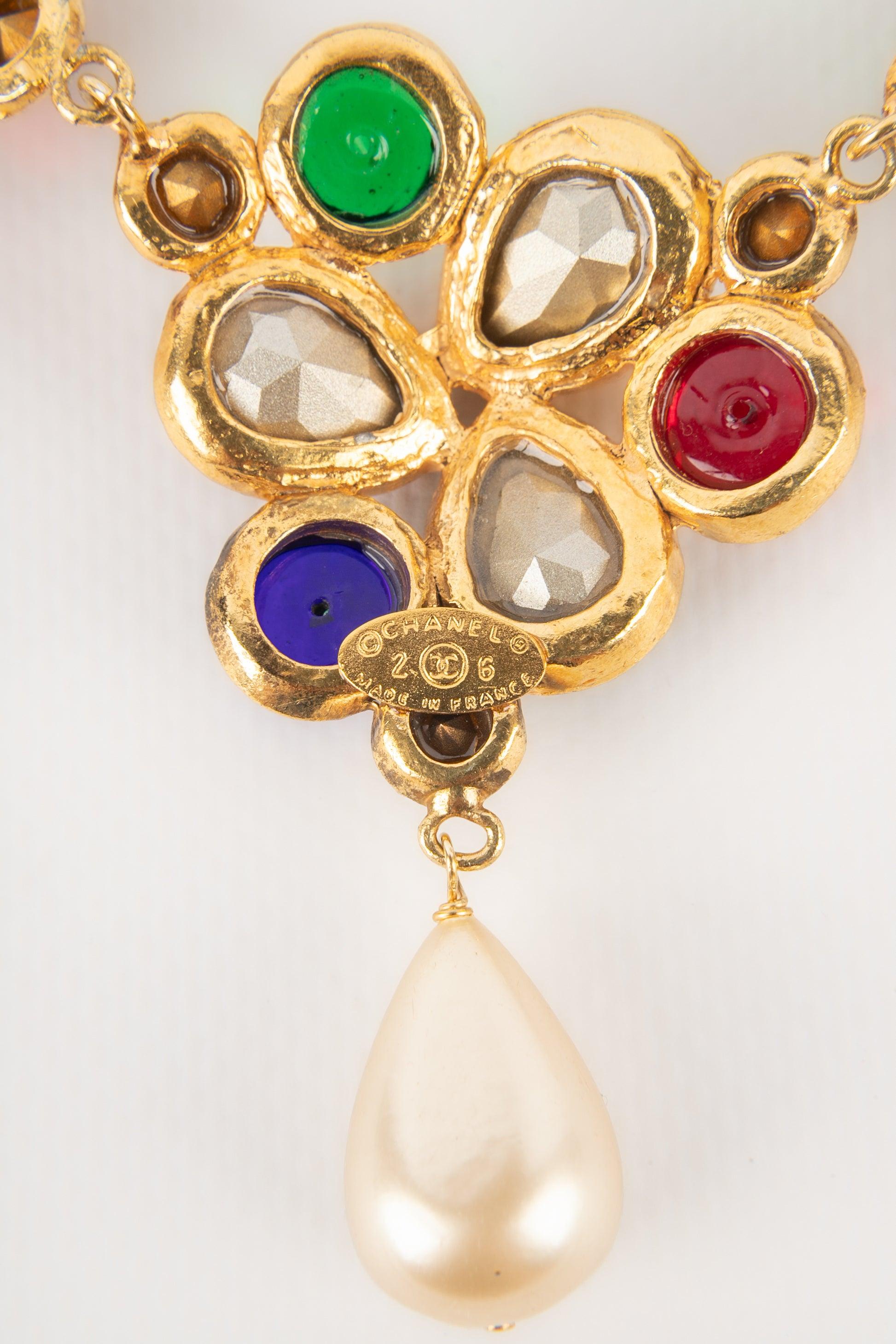 Collana Chanel con strass multicolore, 2cc6 in vendita 6