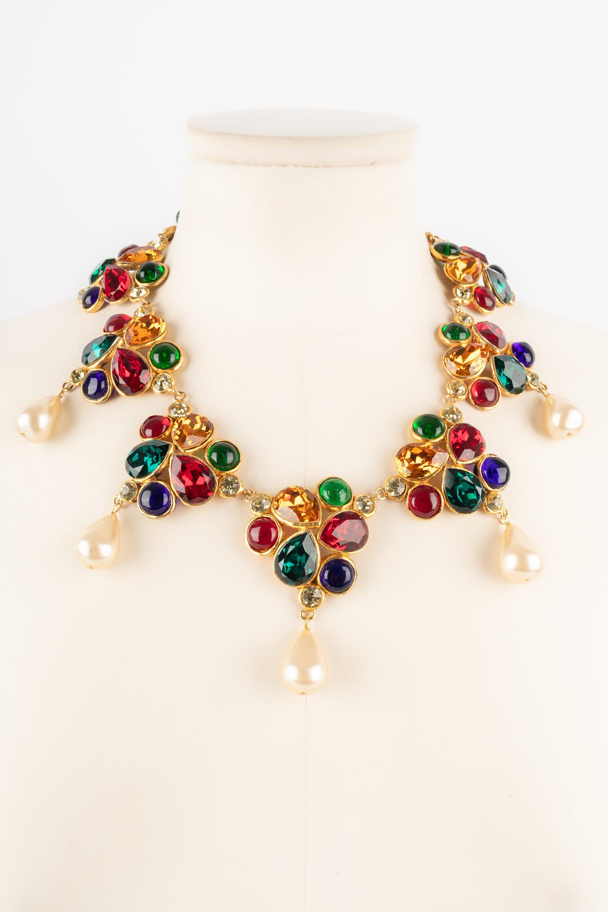 Collana Chanel con strass multicolore, 2cc6 In condizioni ottime in vendita a SAINT-OUEN-SUR-SEINE, FR
