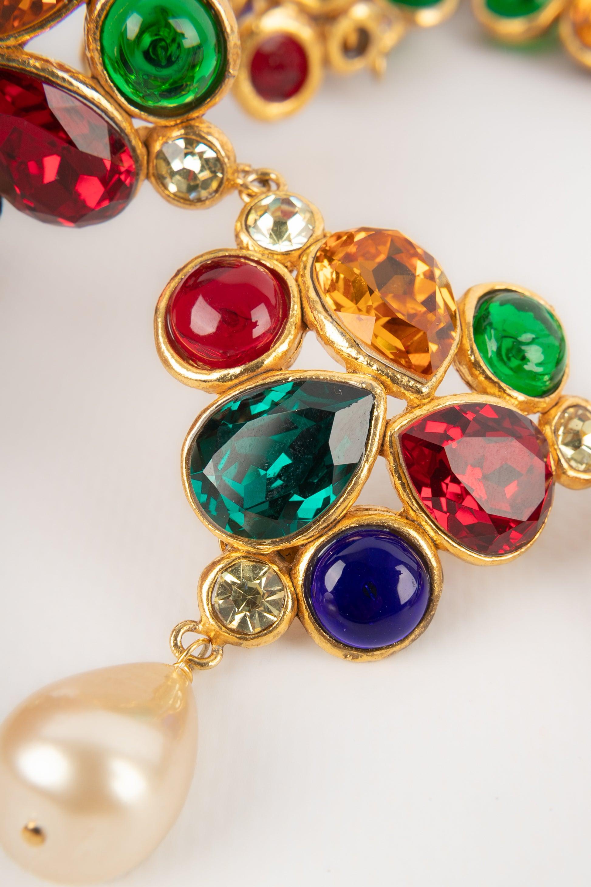 Collana Chanel con strass multicolore, 2cc6 in vendita 3