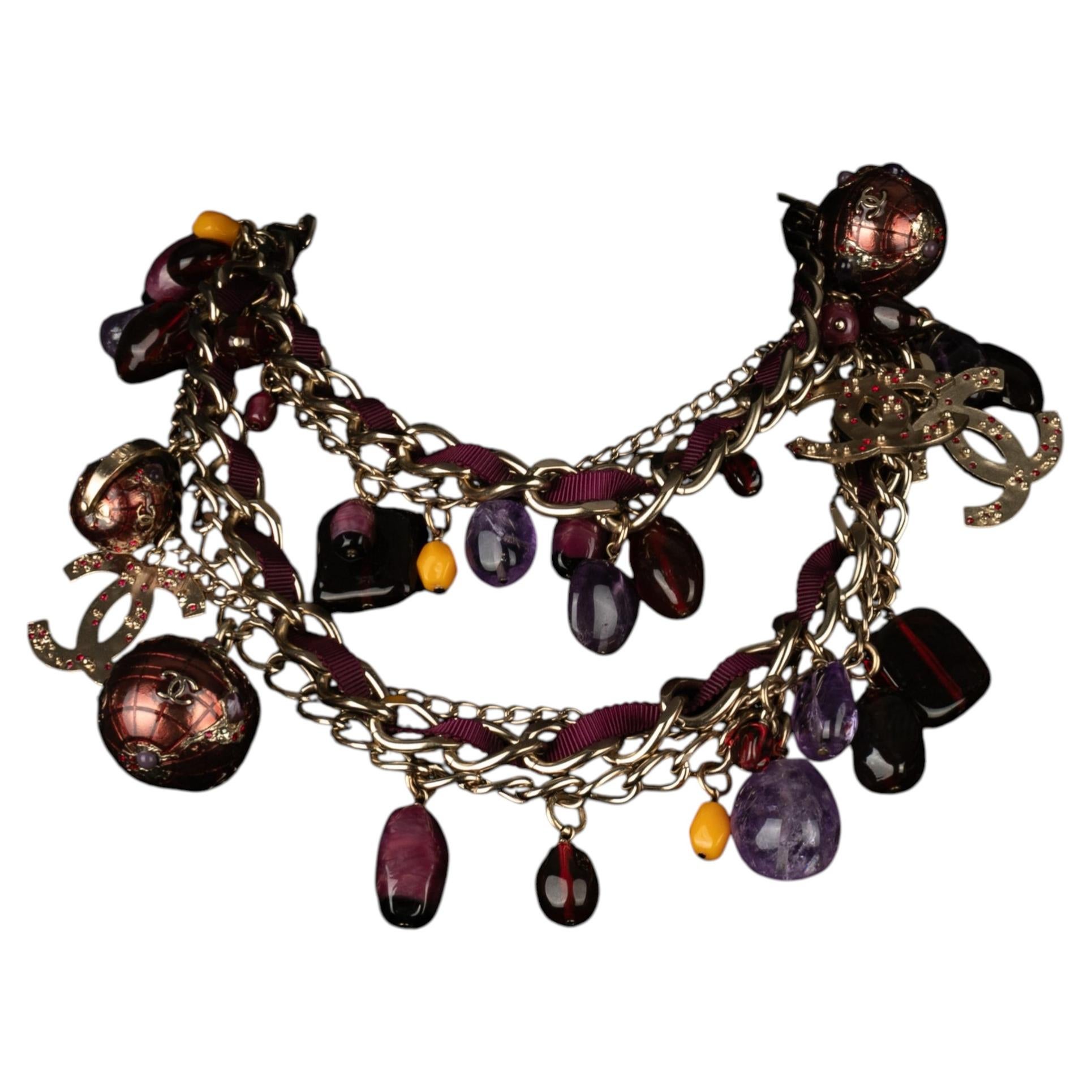 Collier multi-rangs de Chanel par Karl Lagerfeld pour l'automne 2004