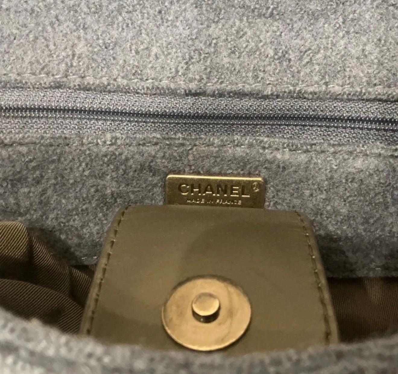 CHANEL Museum Grade Paris / Salzburg Österreichische Charme Tasche im Angebot 7