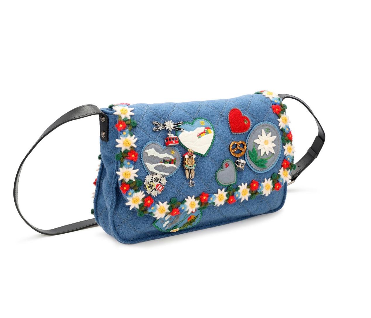 CHANEL Museum Grade Paris / Salzburg Österreichische Charme Tasche im Zustand „Hervorragend“ im Angebot in Dubai, AE