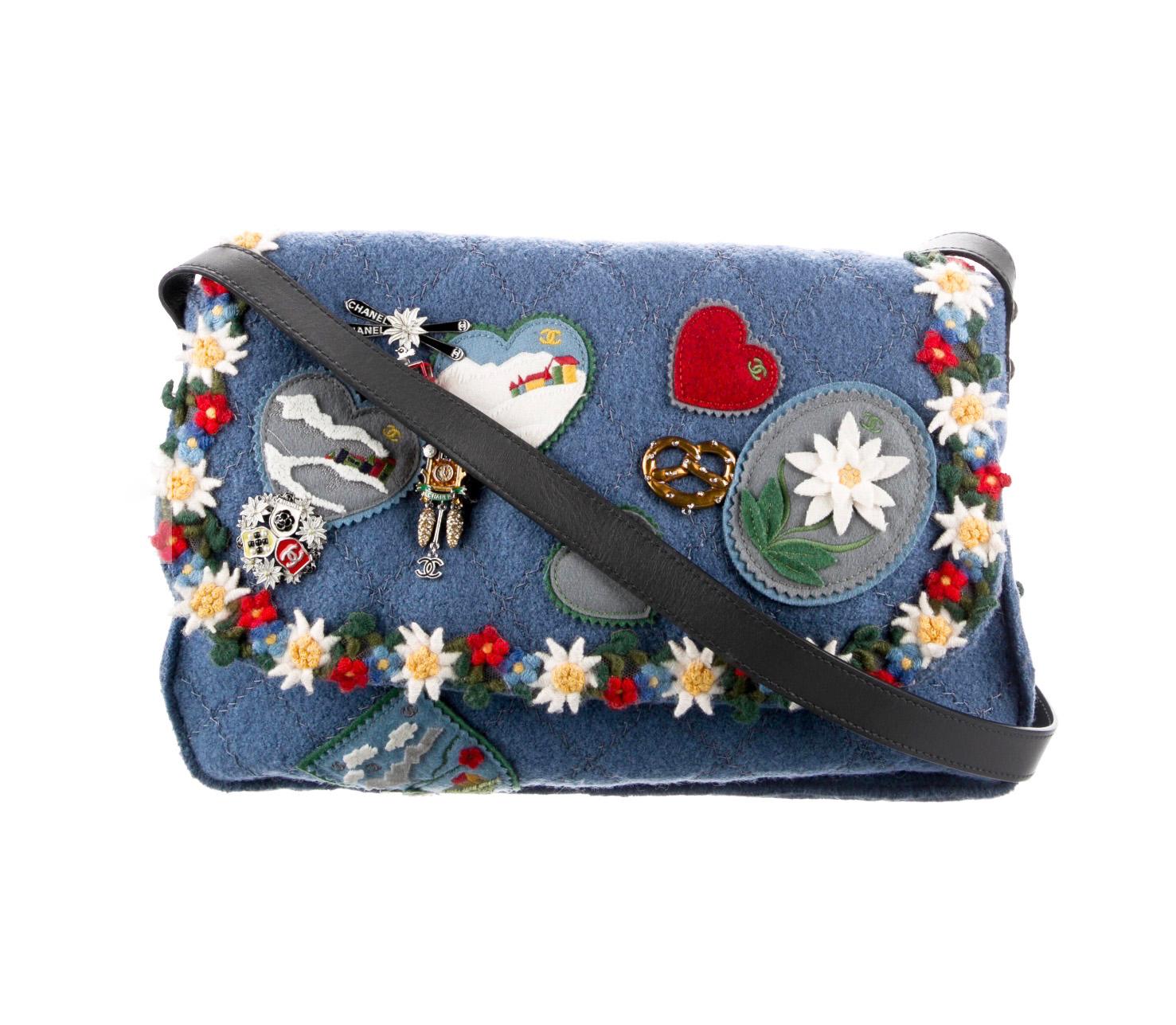 CHANEL Museum Grade Paris / Salzburg Österreichische Charme Tasche im Angebot 1