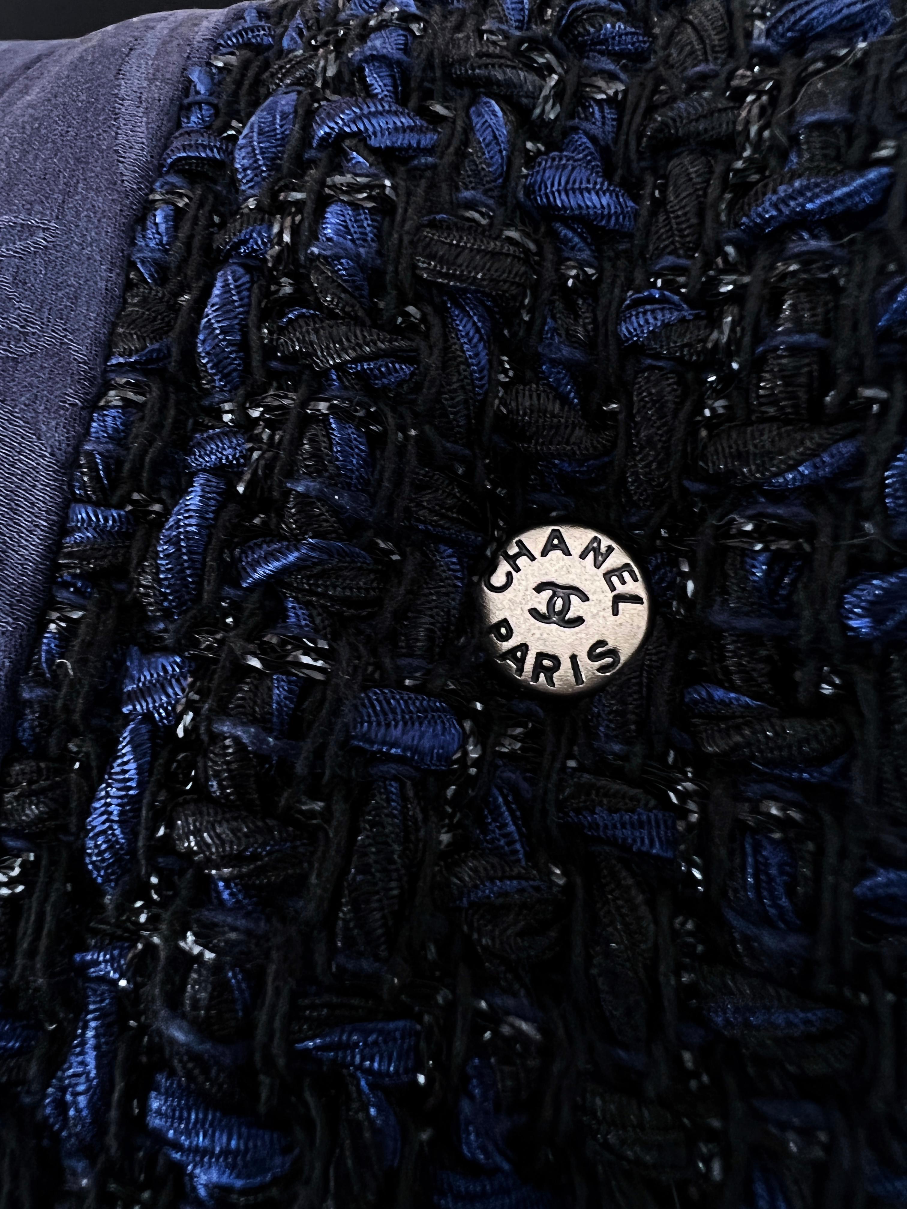 Chanel Must Have Ad Campaigner Lesage Tweed Jacket en vente 12