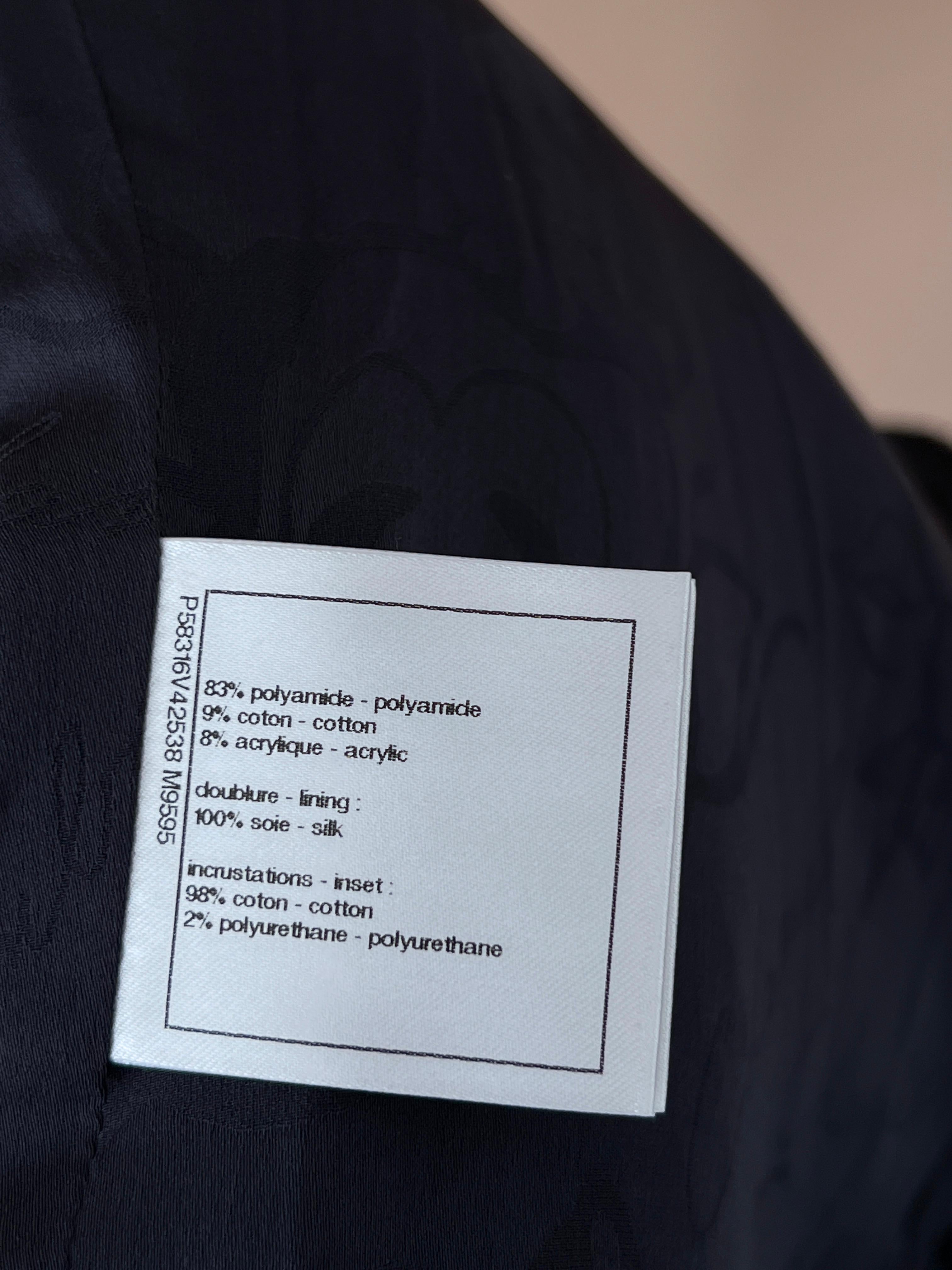 Chanel Must Have Ad Campaigner Lesage Tweed Jacket en vente 16