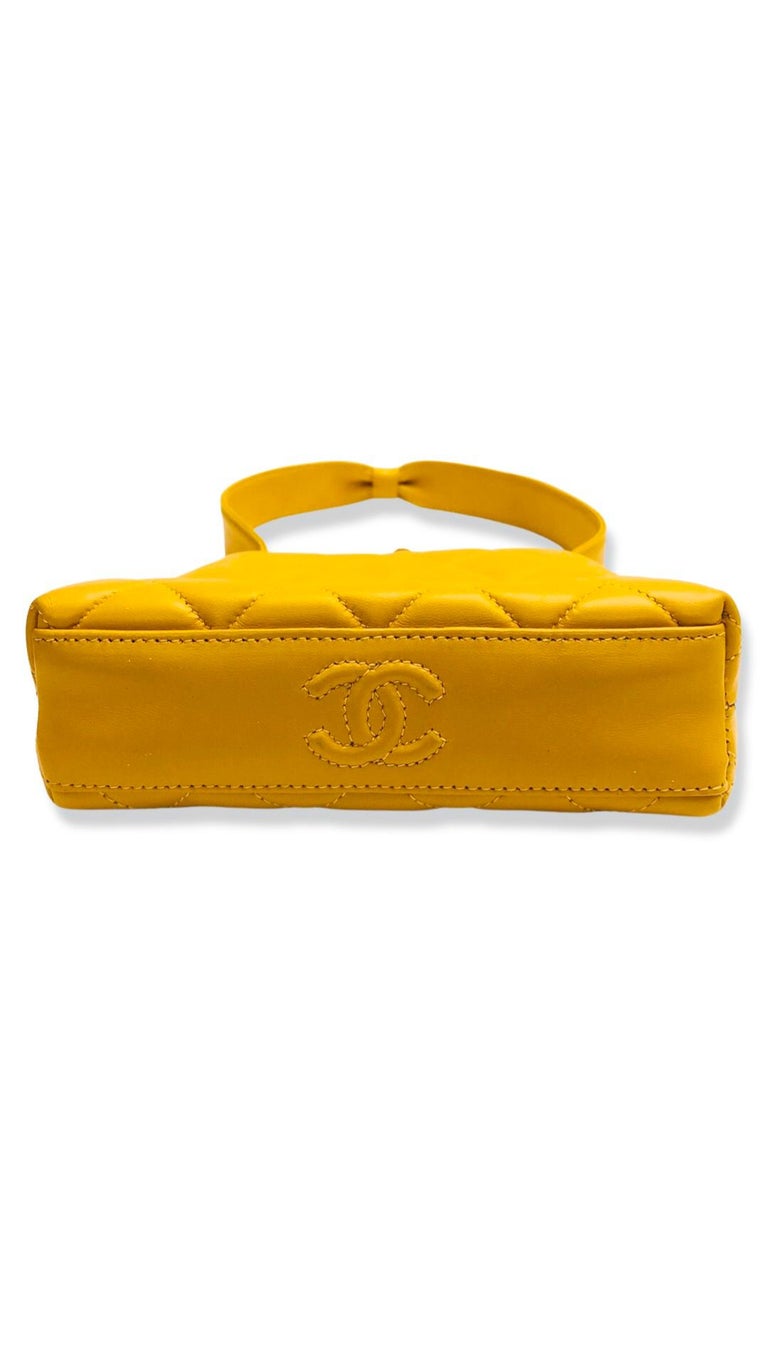 Chanel Mustard Yellow Quilted Lambskin Kiss-Lock Purse Handbag  For Sale 2
