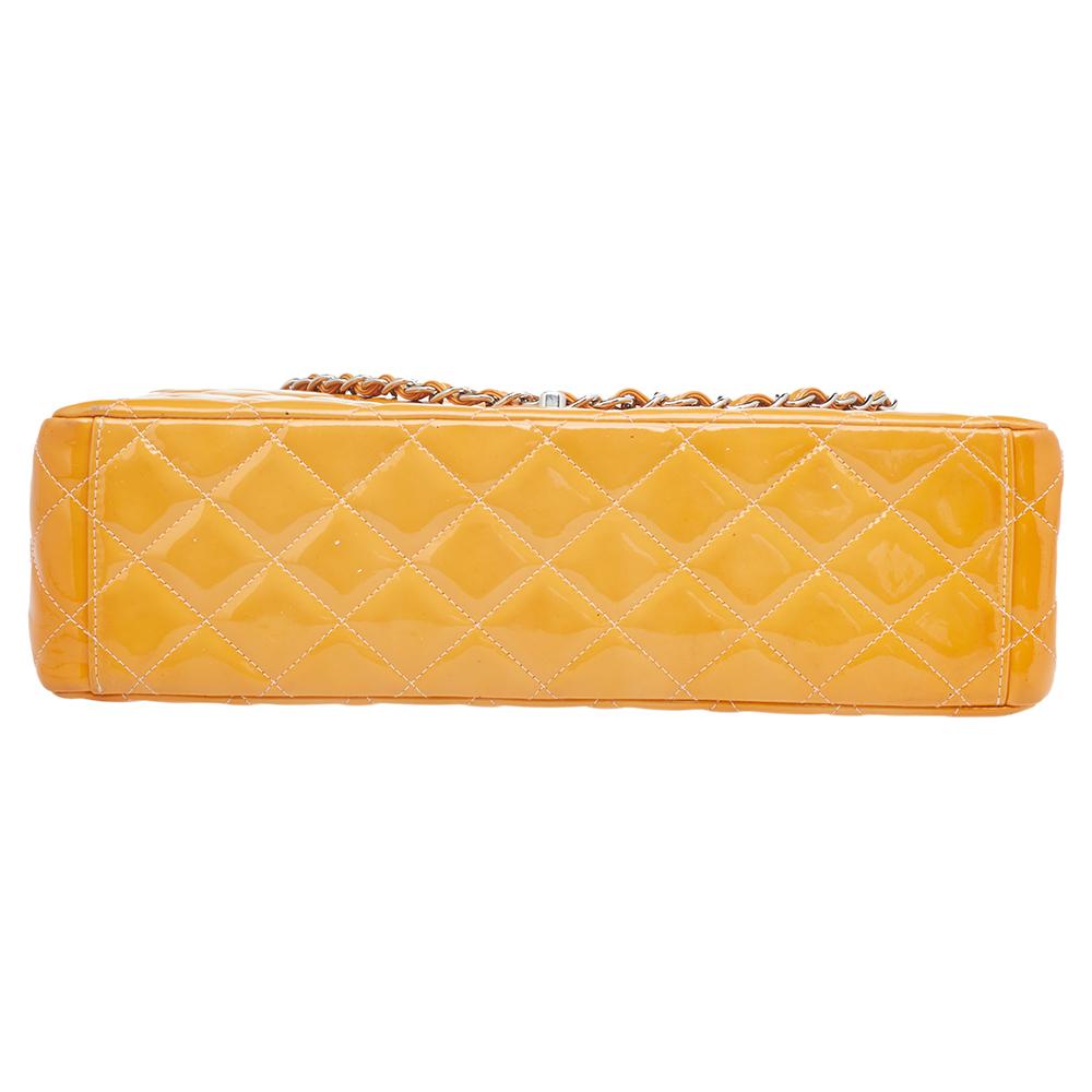 Chanel Mustard Yellow Quilted Patent Leather Maxi Classic Double Flap Bag In Good Condition In Dubai, Al Qouz 2