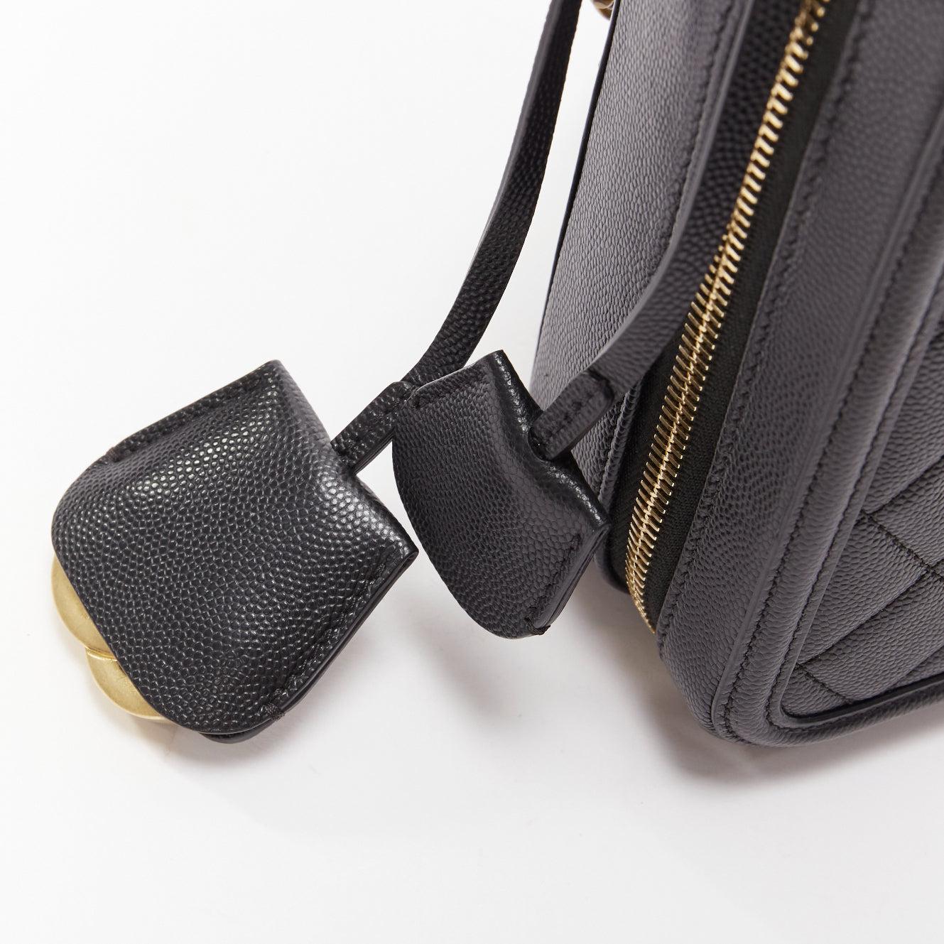CHANEL N/S Vanity Vertical black filigree gold CC logo small crossbody bag For Sale 4