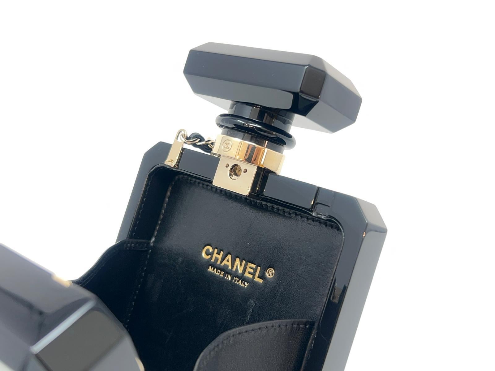 Chanel N5 Black Perfume Bottle Minaudière Cruise Collection 2013  For Sale 4