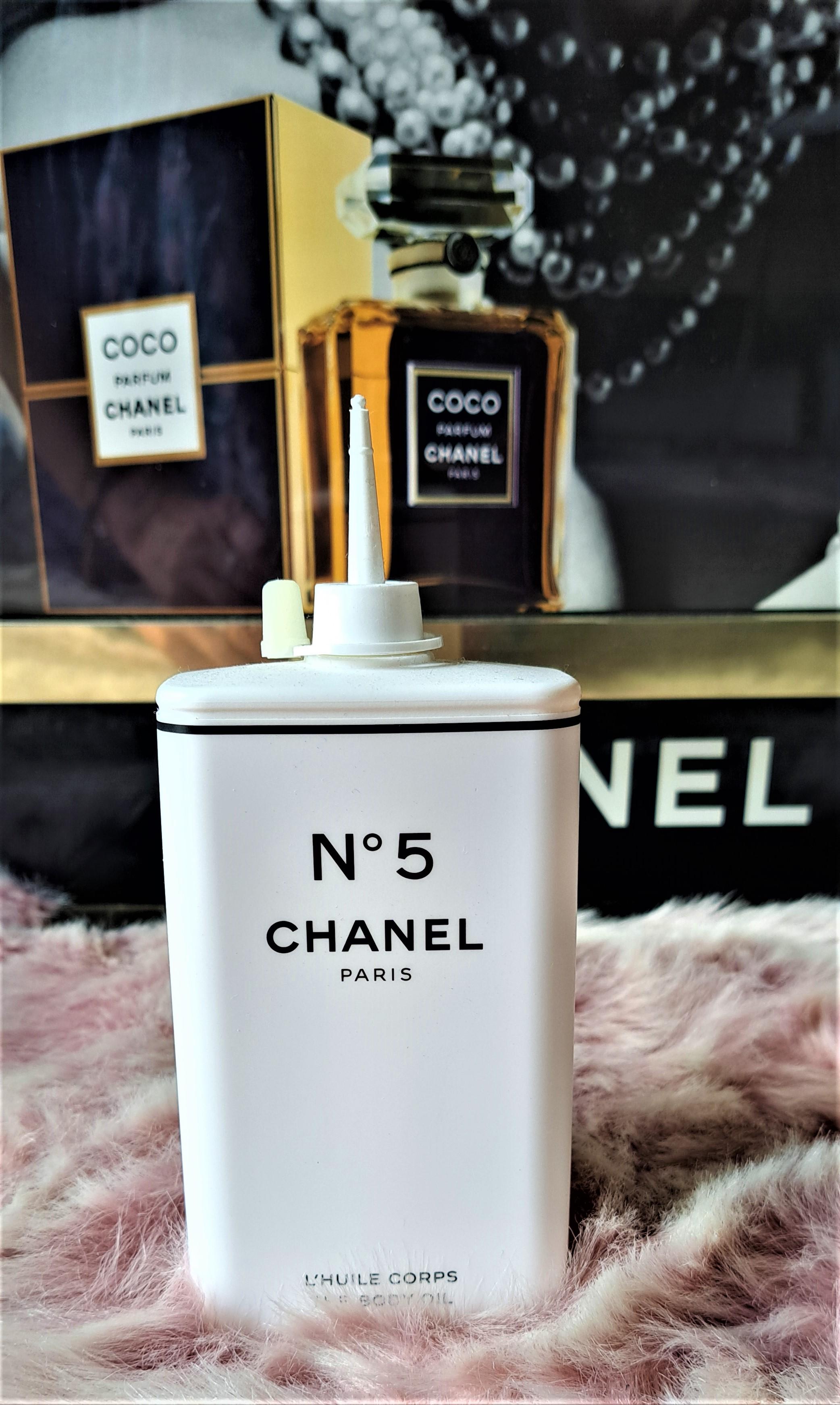 Limited Edition Chanel Paris Factory No. 5 L'eau Water Bottle White Black  590ML