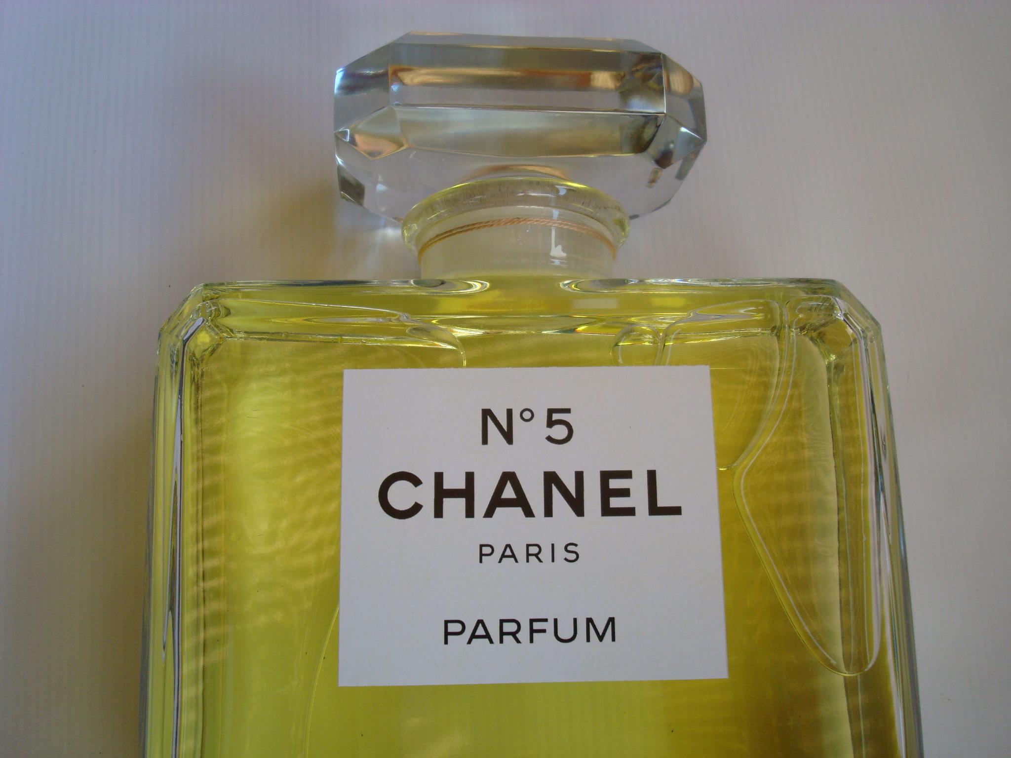 Chanel N5 Huge Store Display Perfume Bottle Advertising, France, 20th Century 4