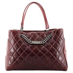Chanel Name Plate Tote Gestepptes glasiertes Kalbsleder Medium